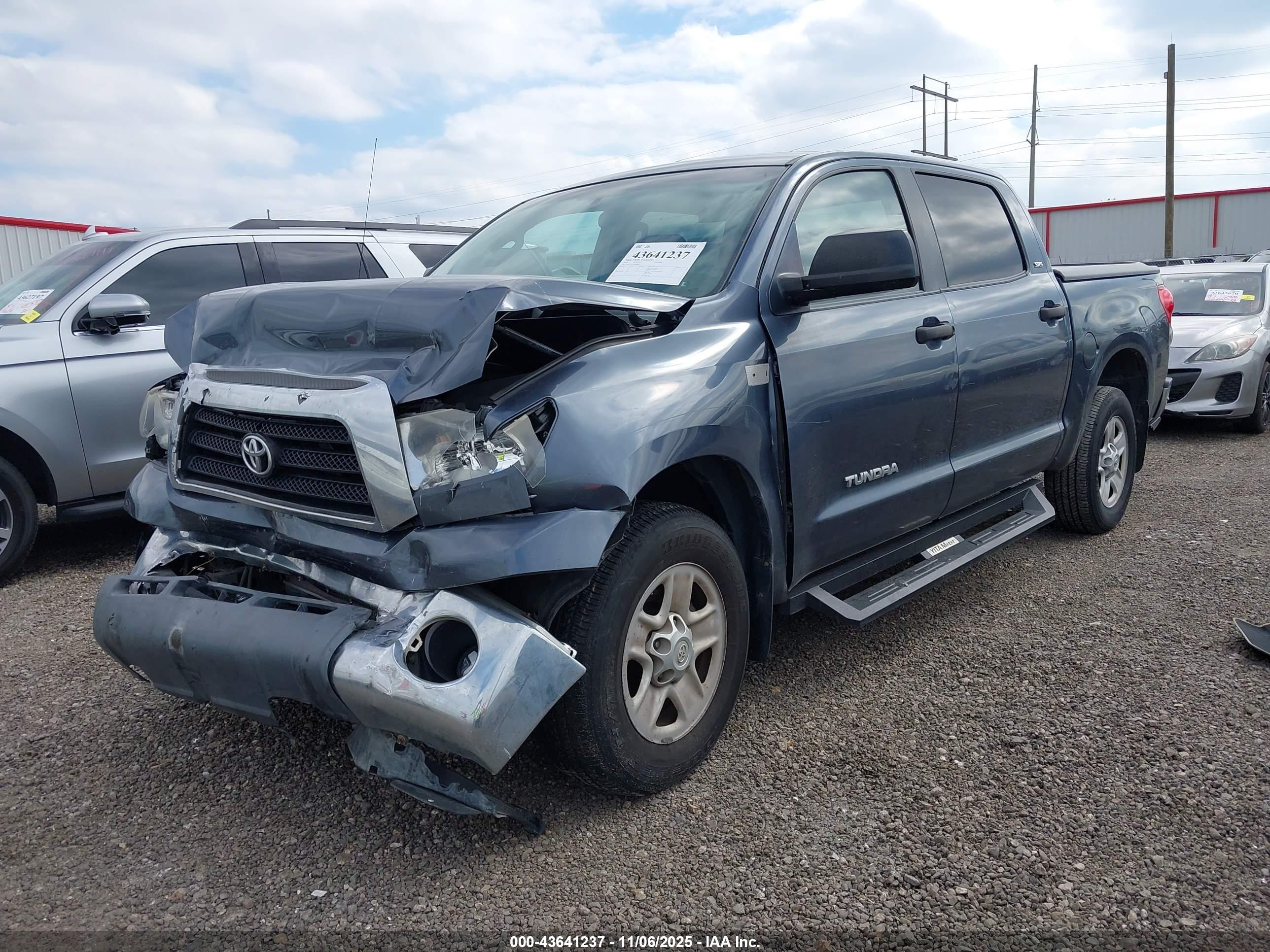 TOYOTA TUNDRA image 2