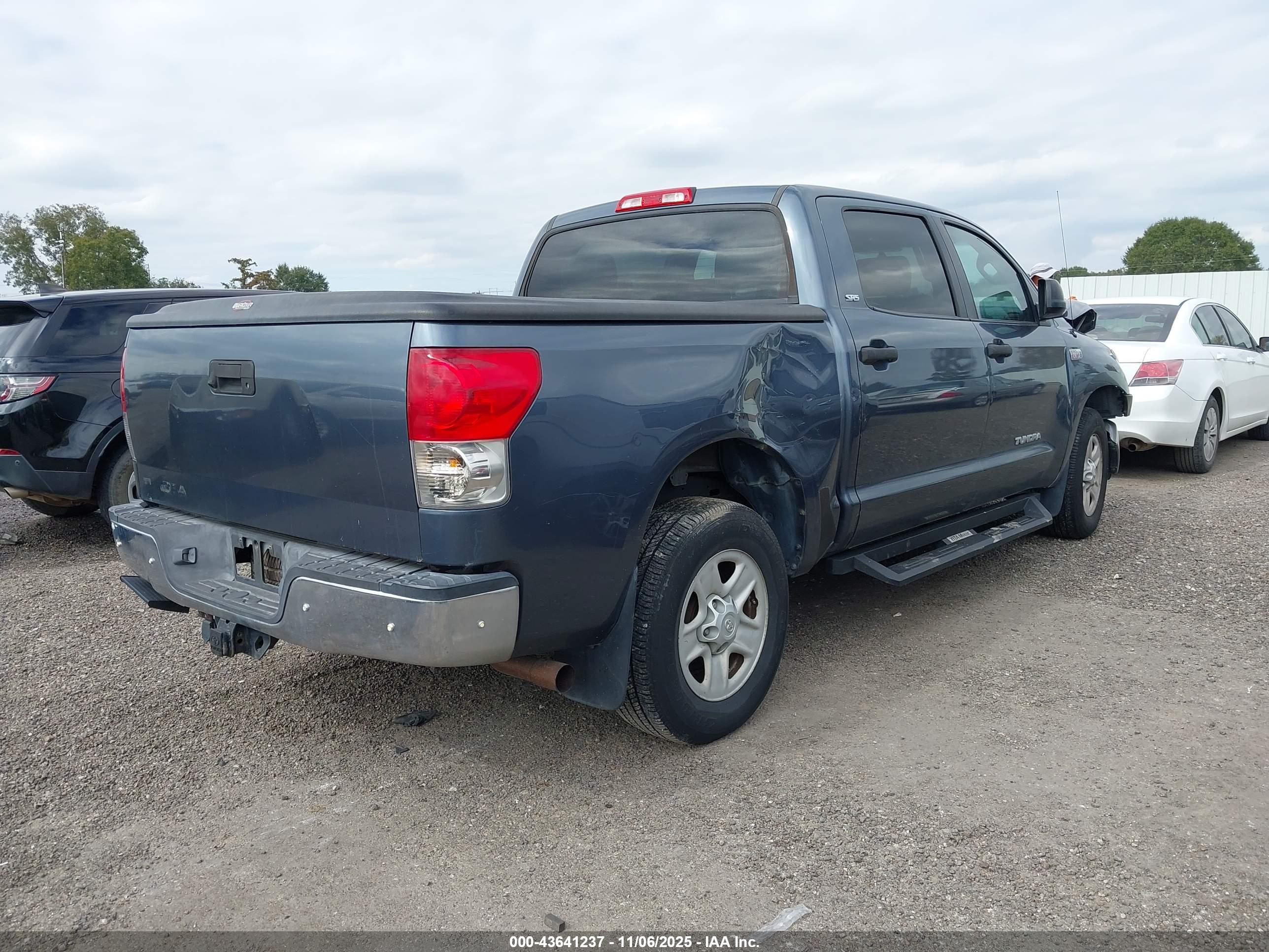 TOYOTA TUNDRA image 4