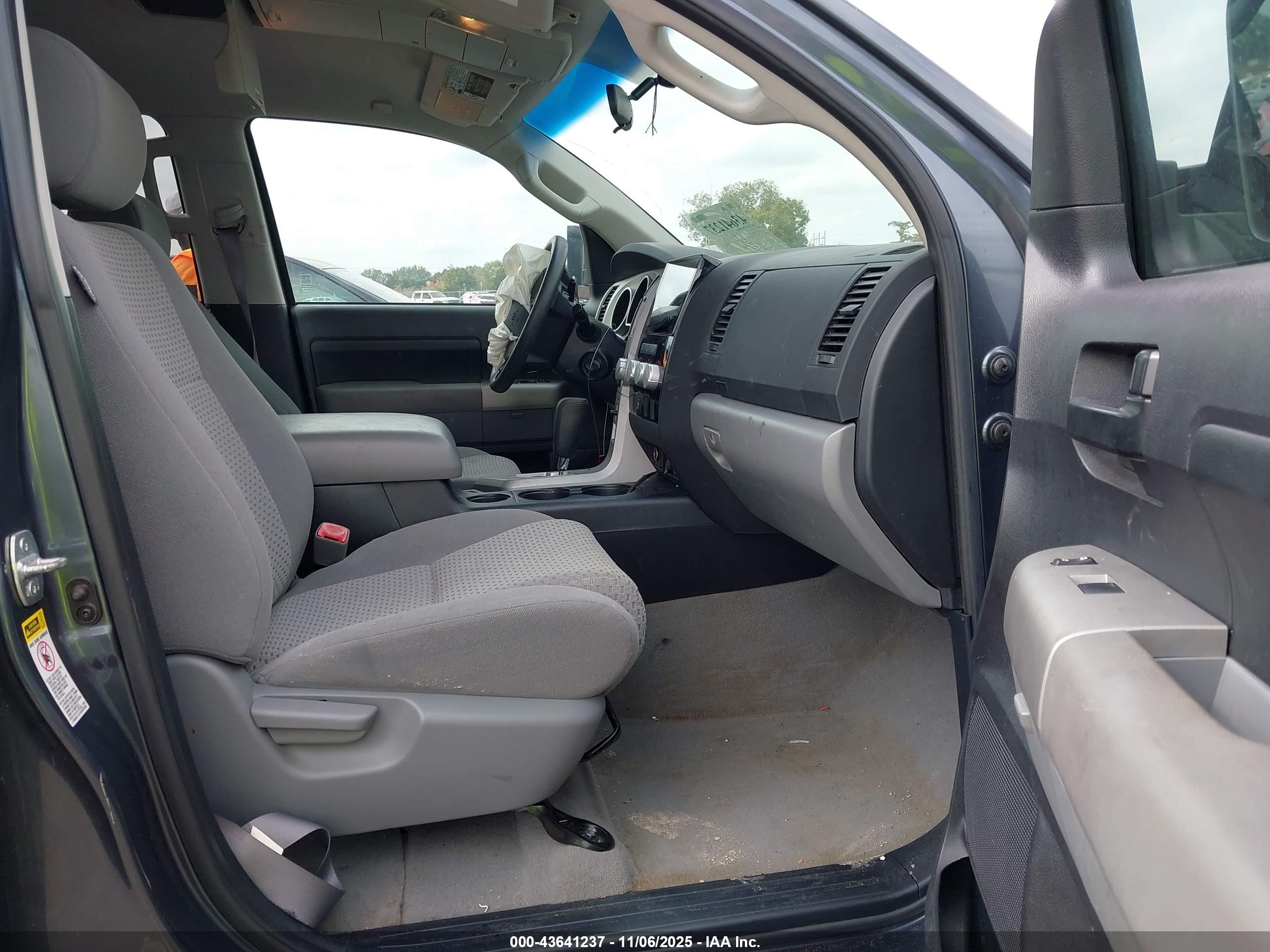 TOYOTA TUNDRA image 5