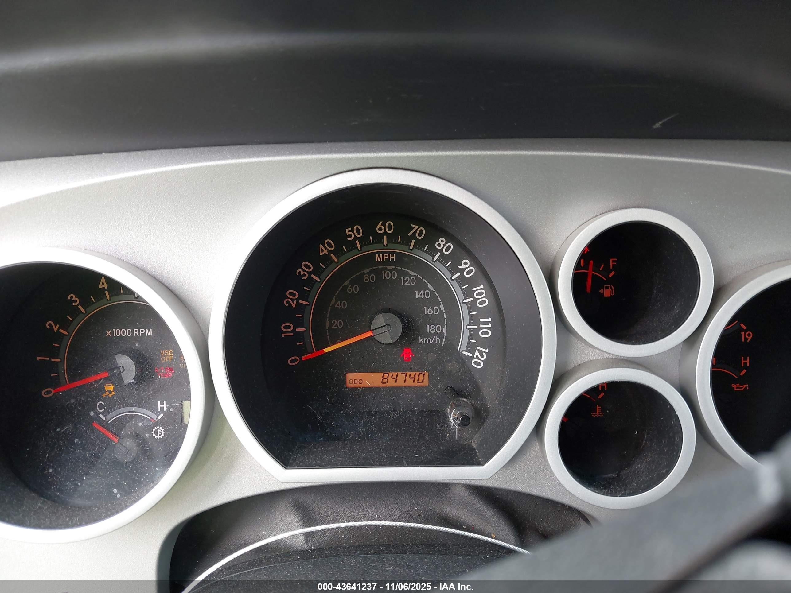 TOYOTA TUNDRA image 7