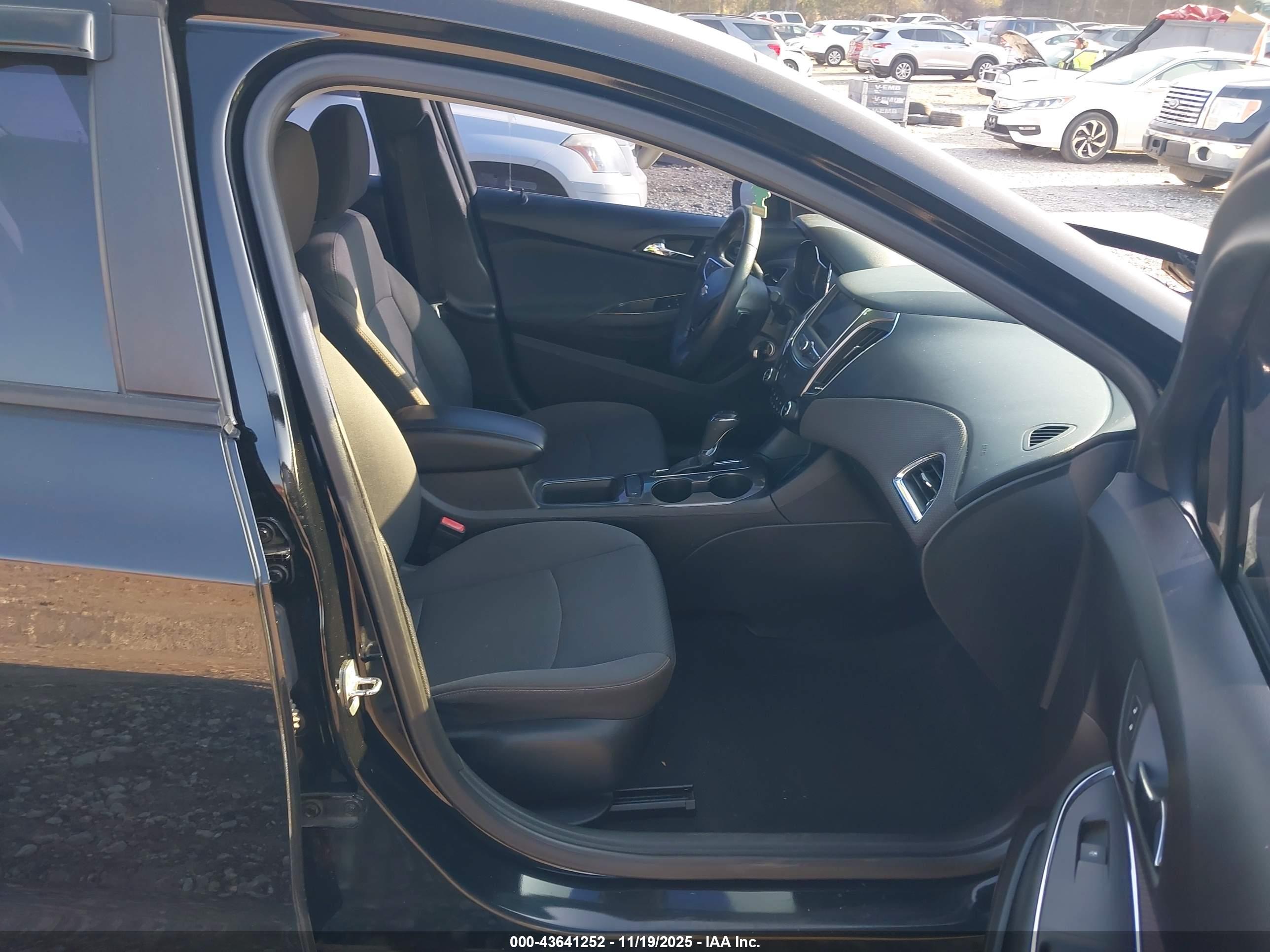 CHEVROLET CRUZE image 5