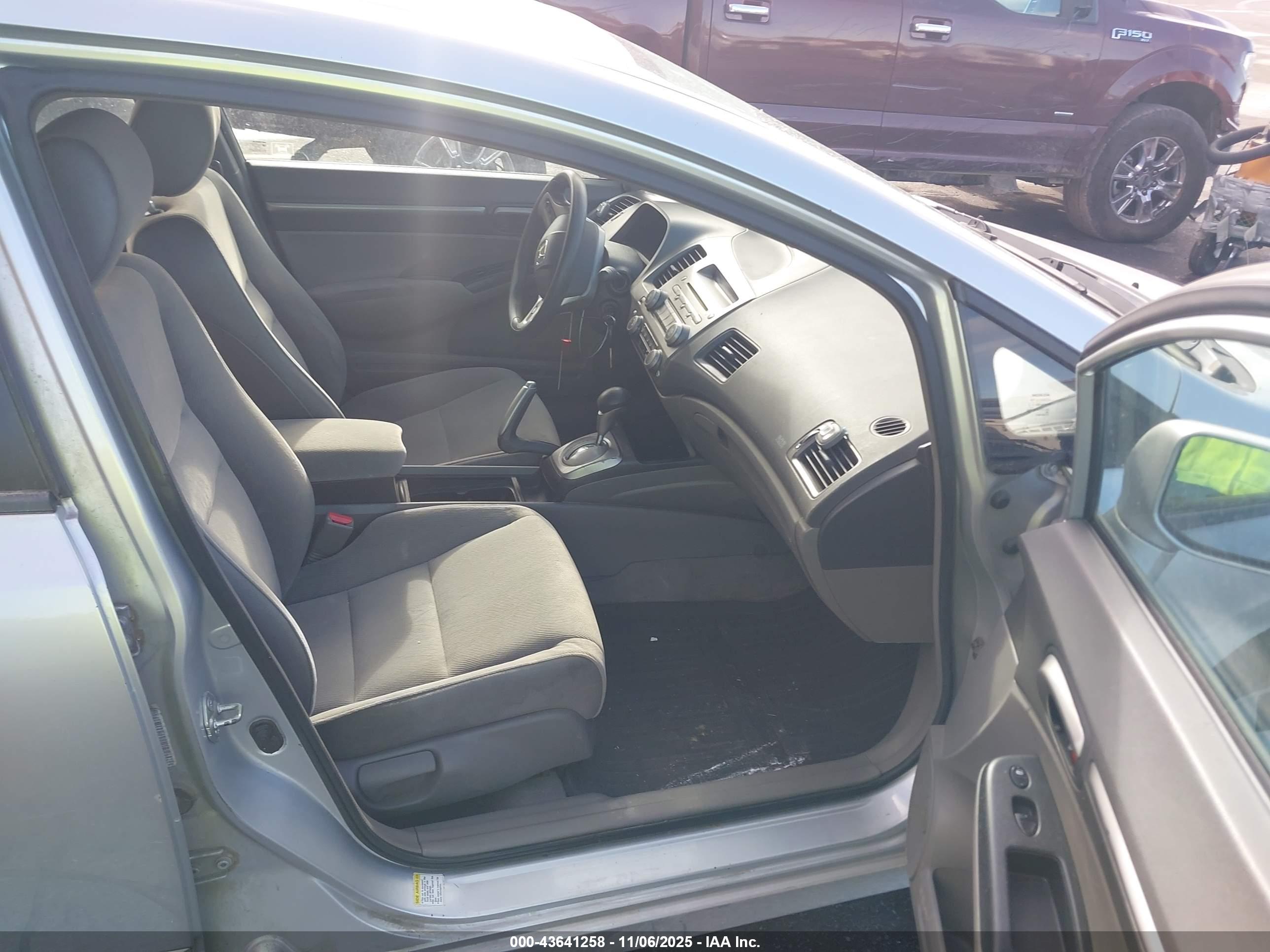 HONDA CIVIC image 5