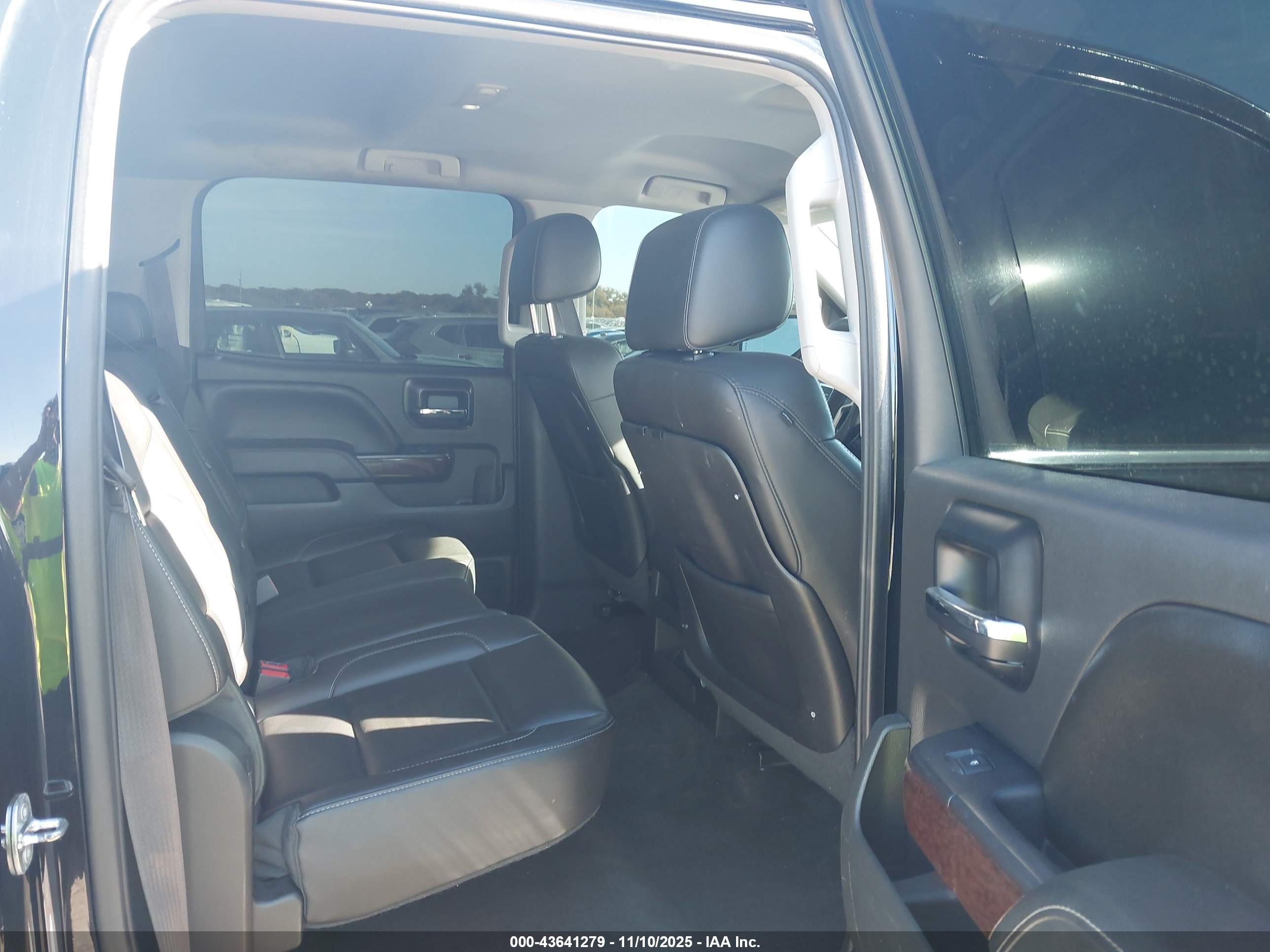 GMC SIERRA image 8