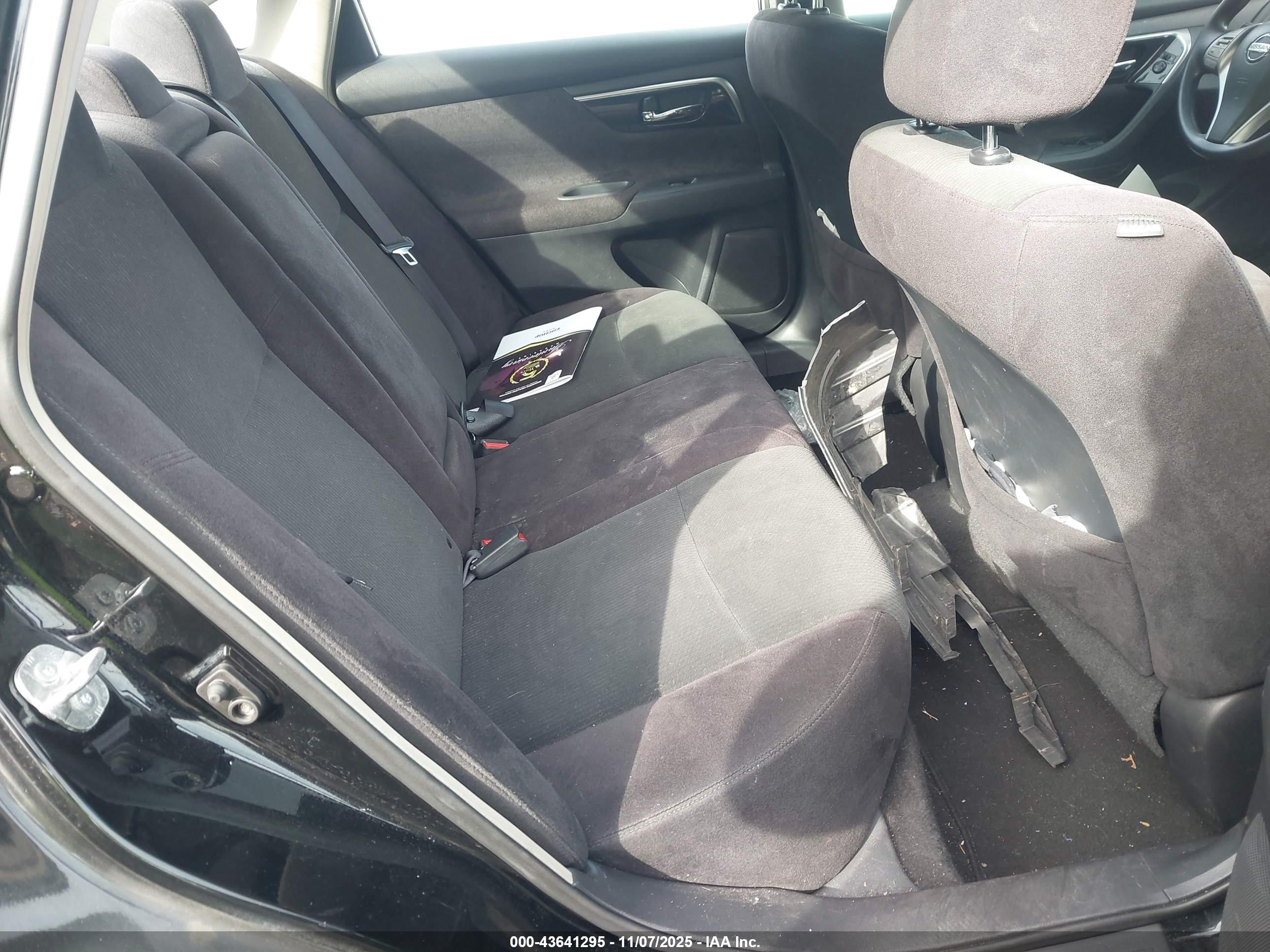 NISSAN ALTIMA image 8