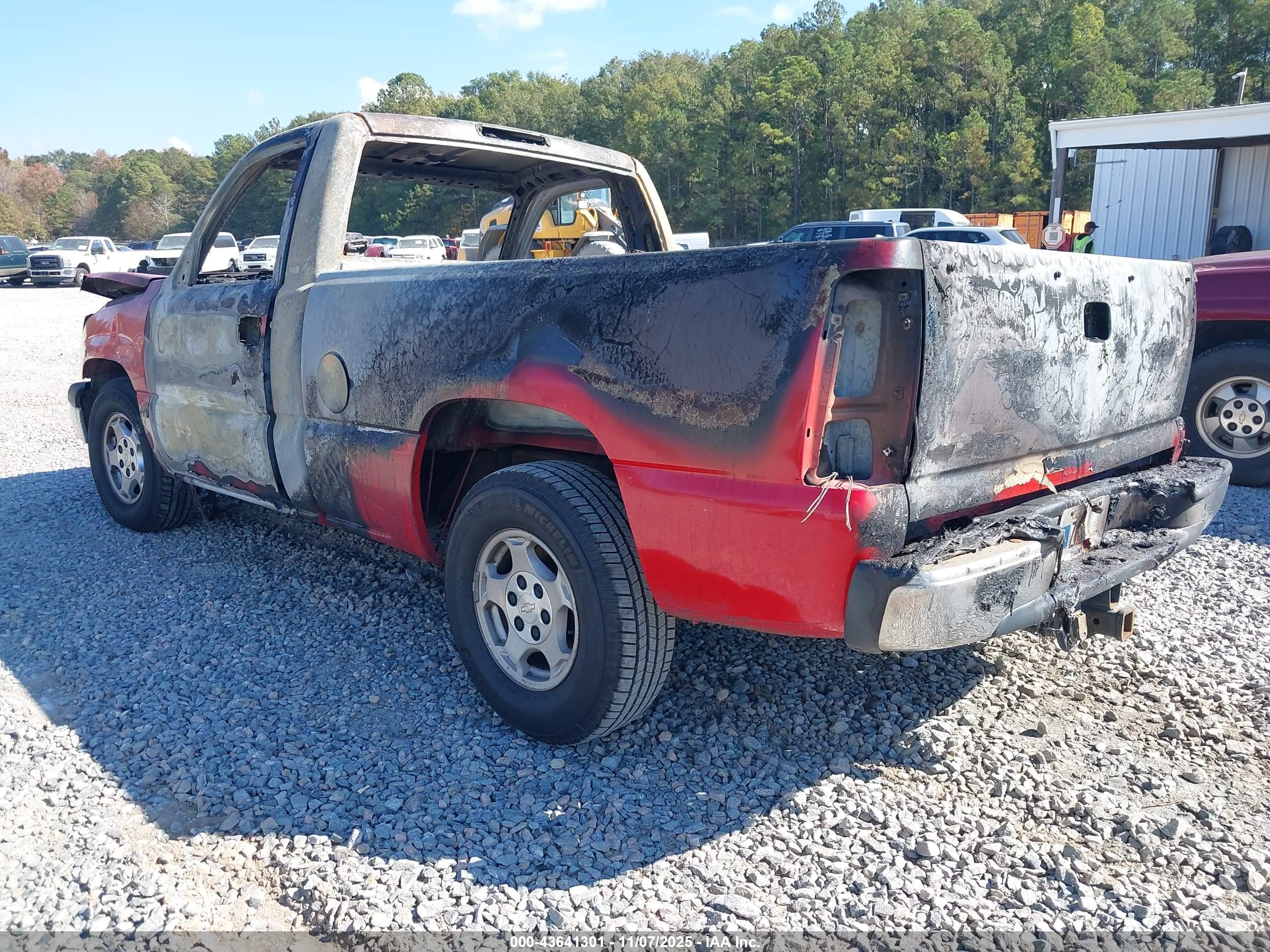 CHEVROLET SILVERADO image 3