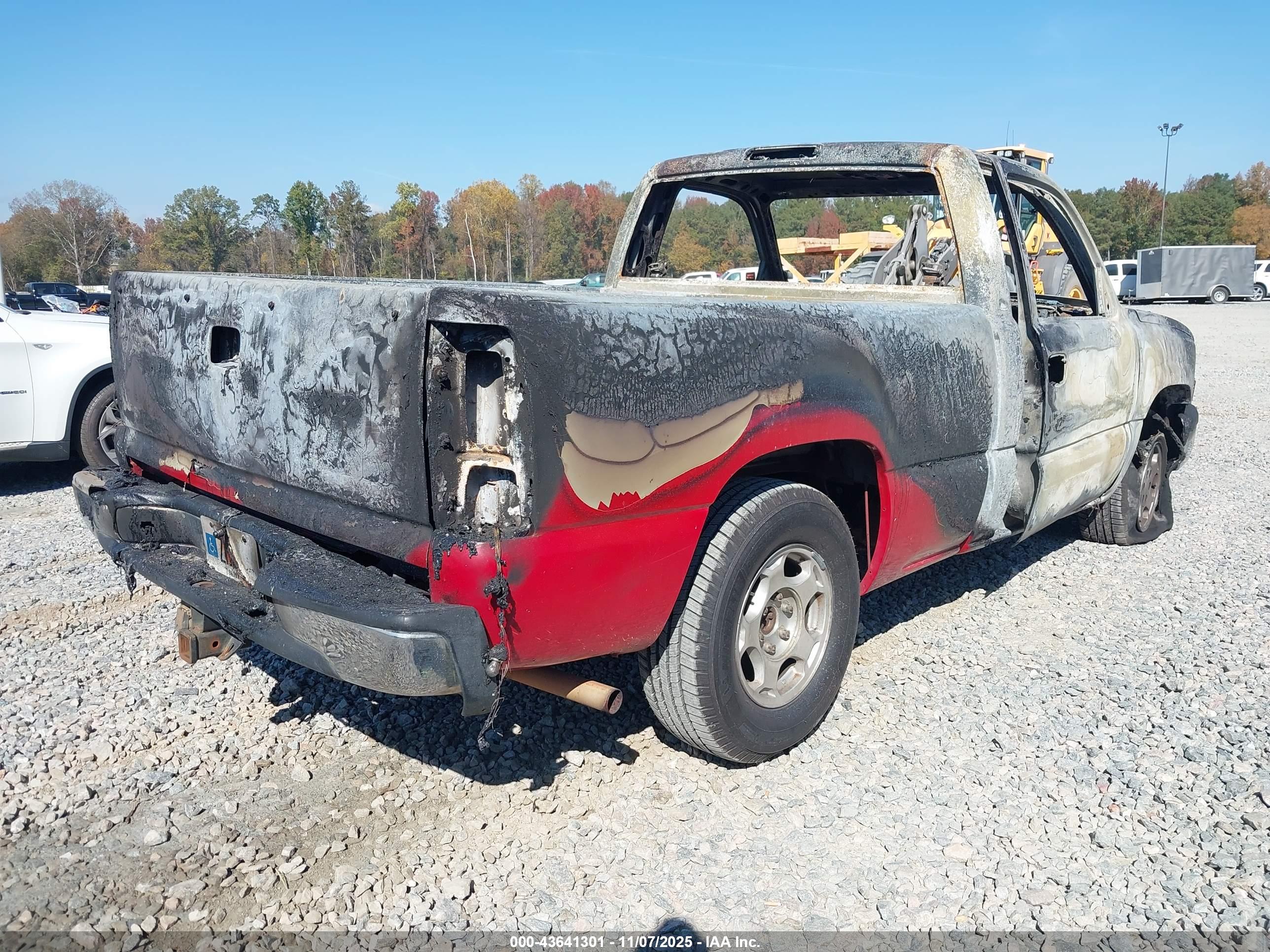 CHEVROLET SILVERADO image 4