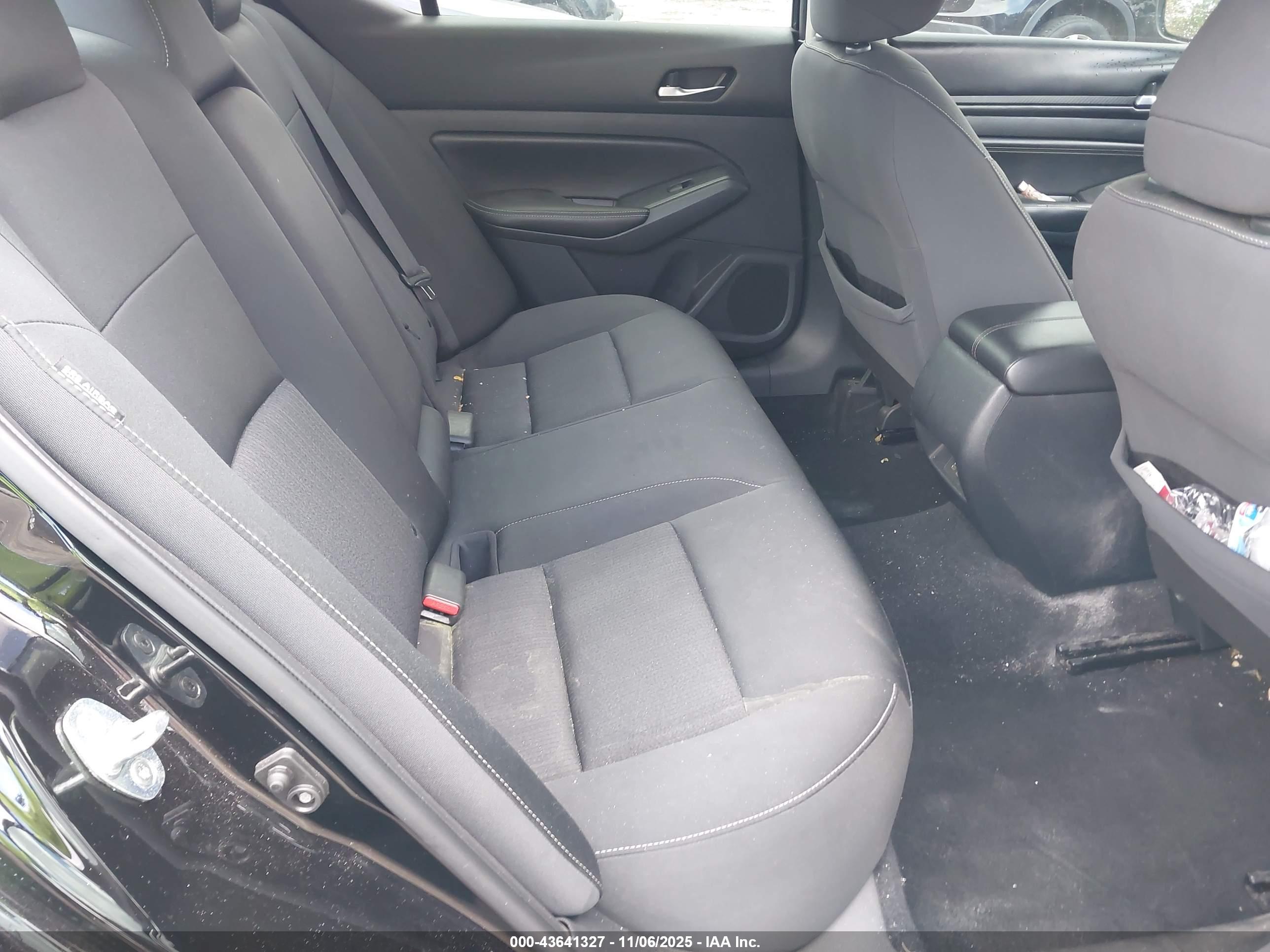 NISSAN ALTIMA image 8