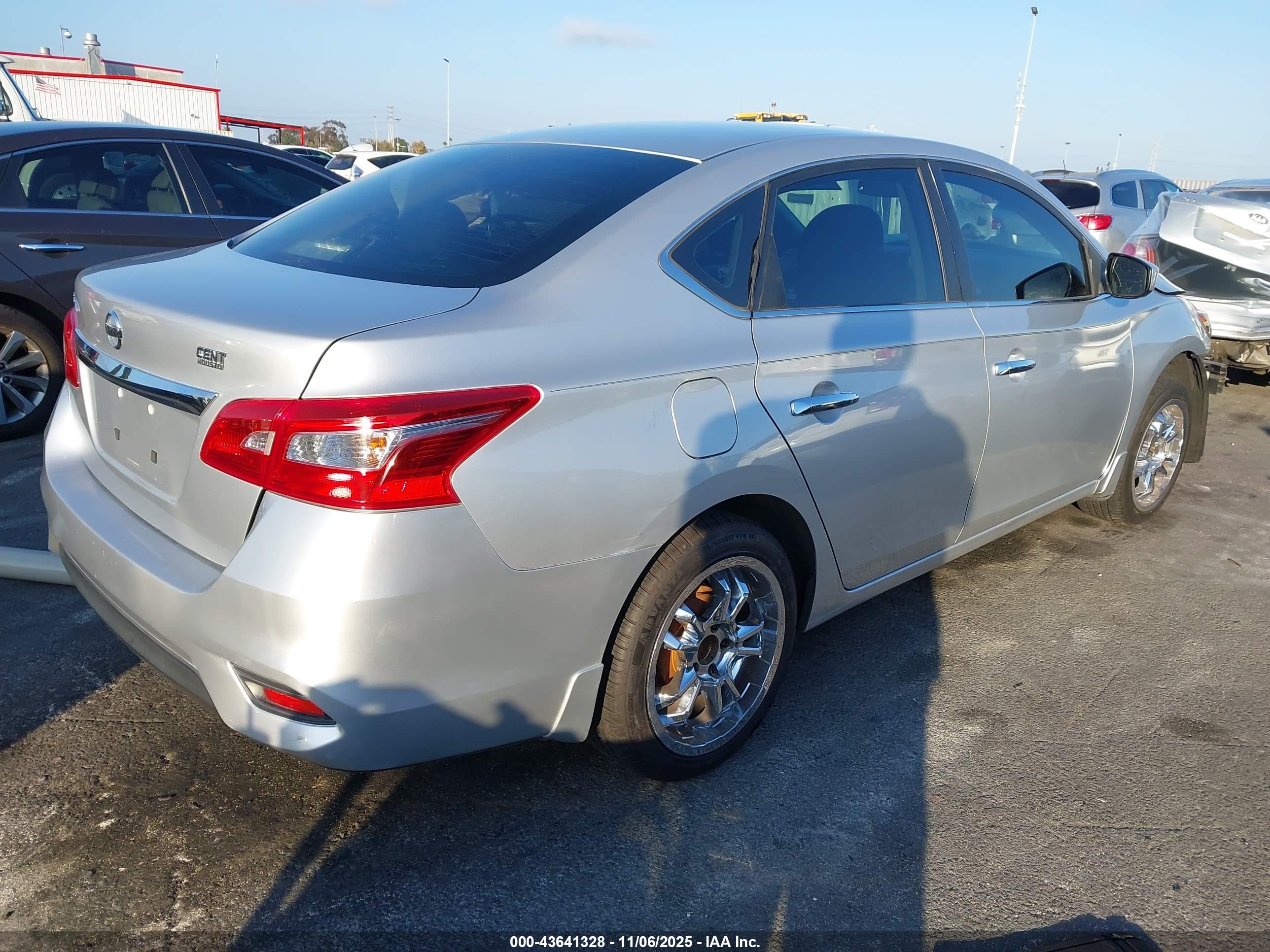 NISSAN SENTRA image 4