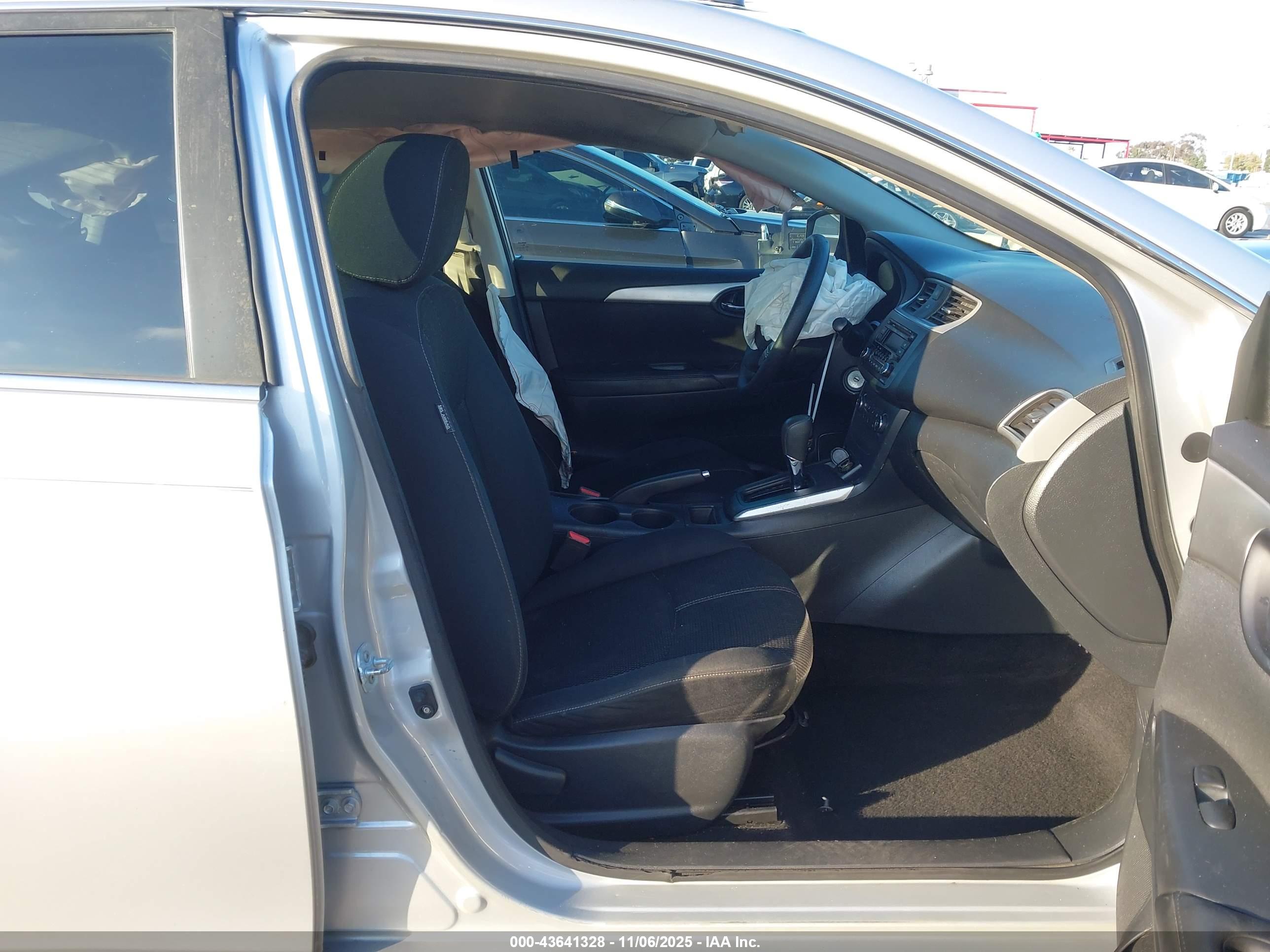NISSAN SENTRA image 5