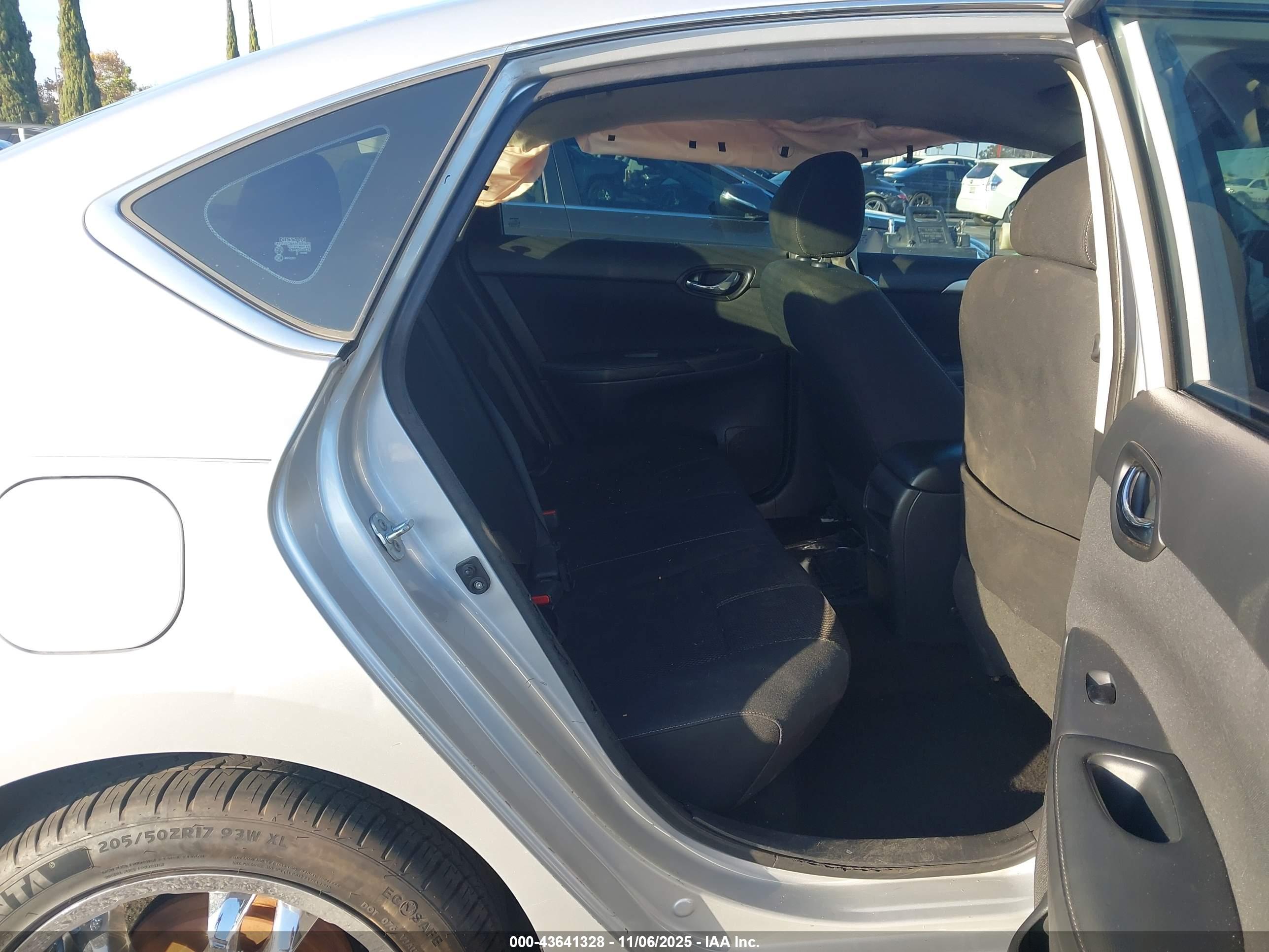 NISSAN SENTRA image 8
