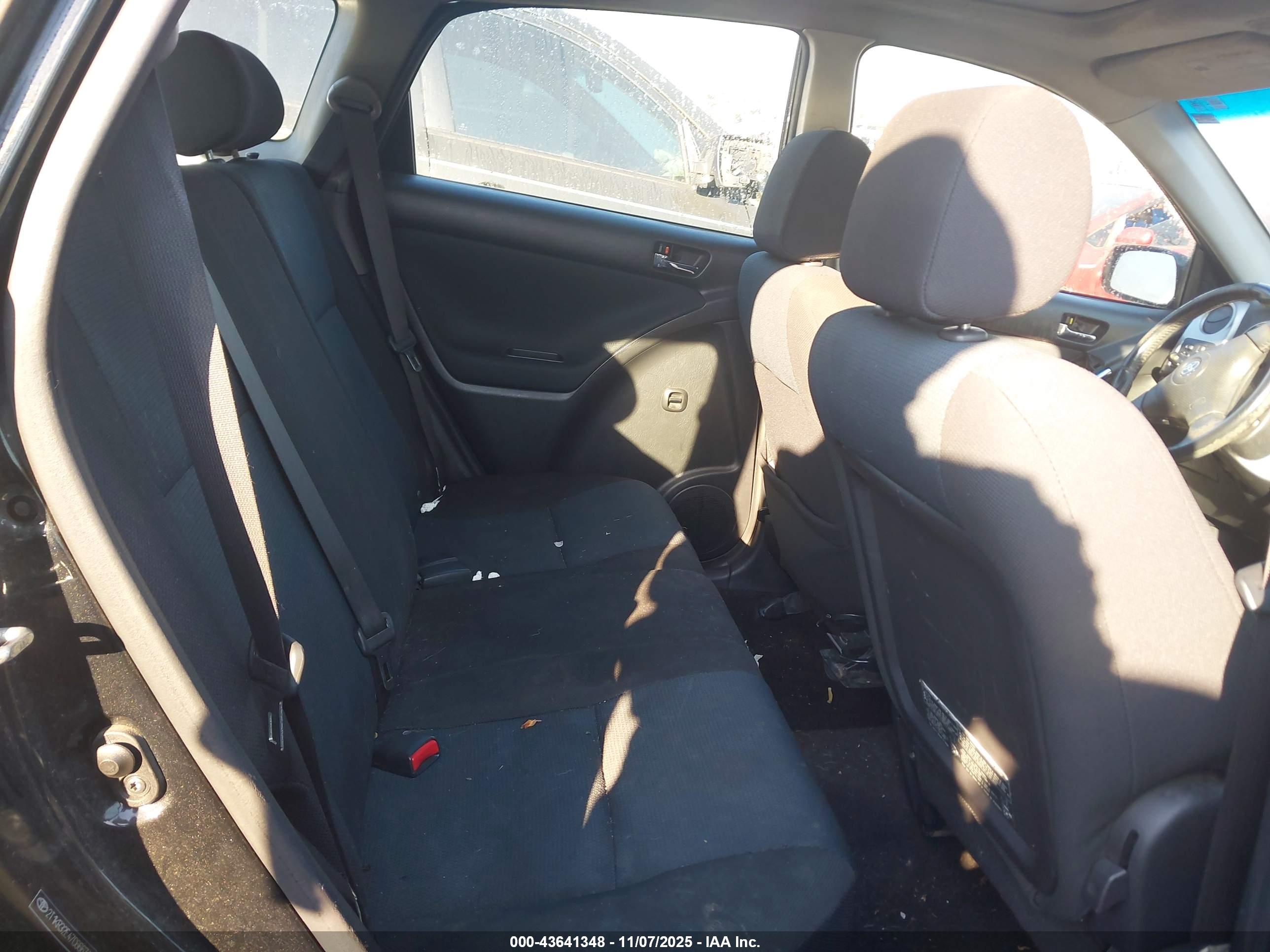 TOYOTA MATRIX image 8
