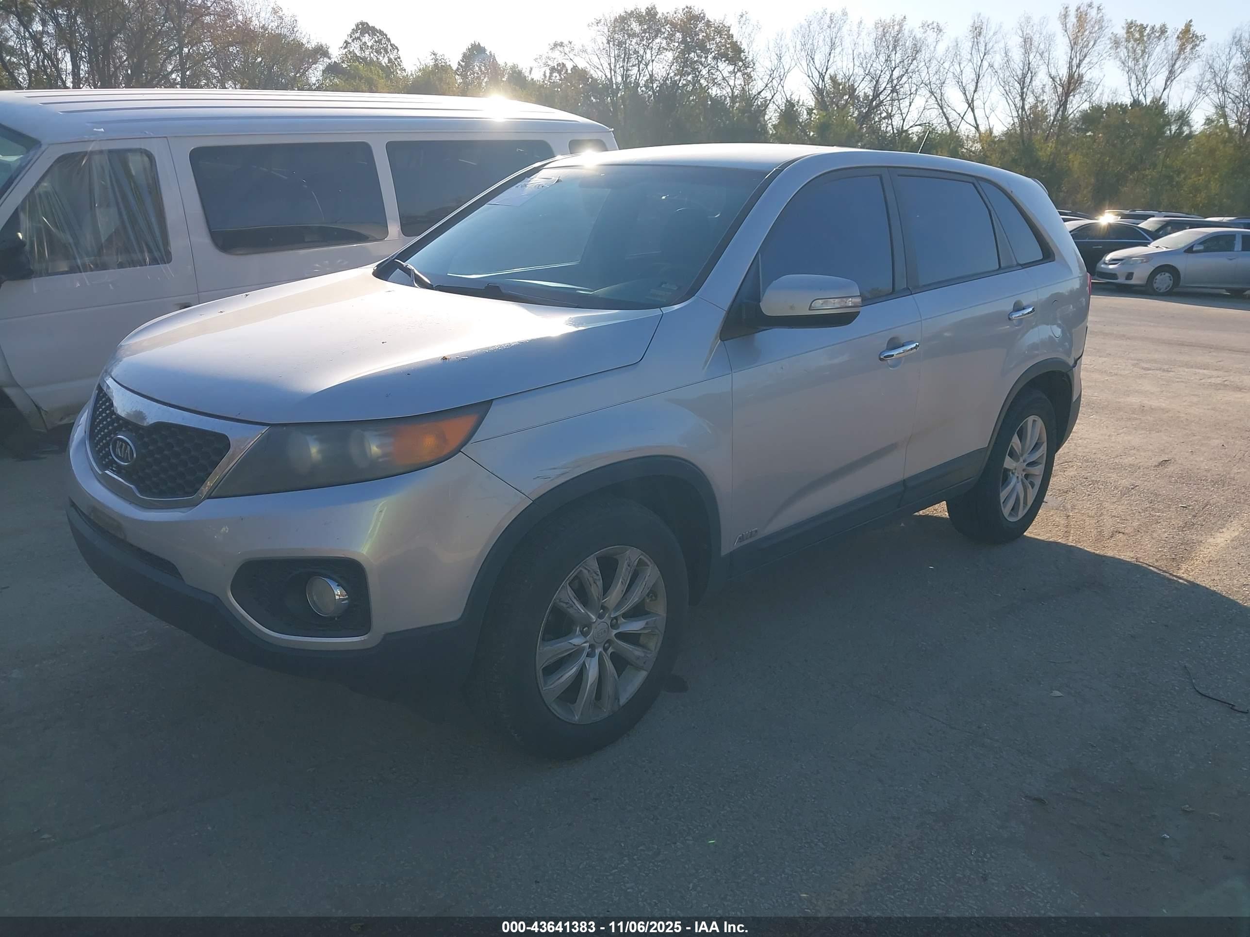 KIA SORENTO image 2