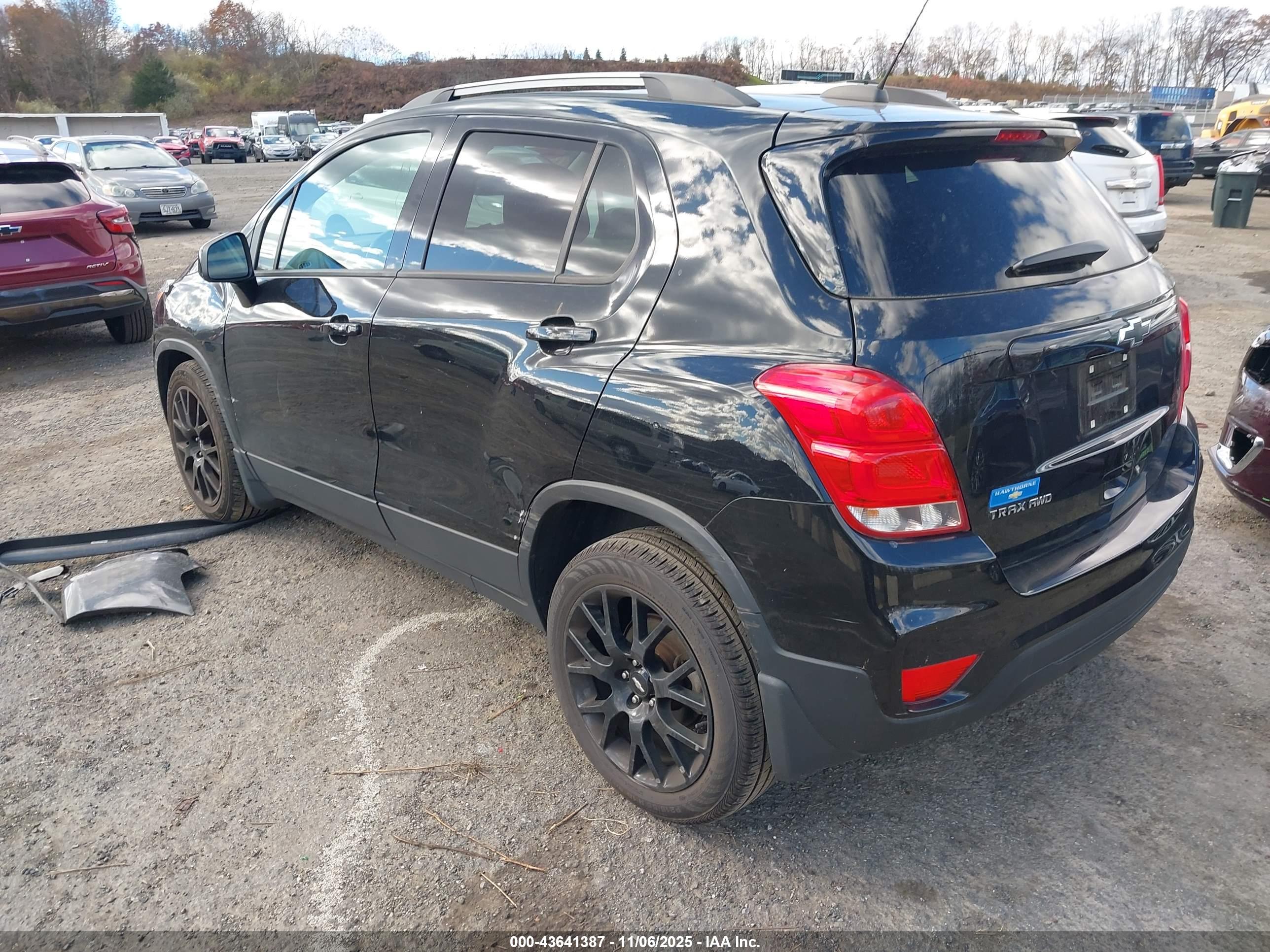CHEVROLET TRAX image 3