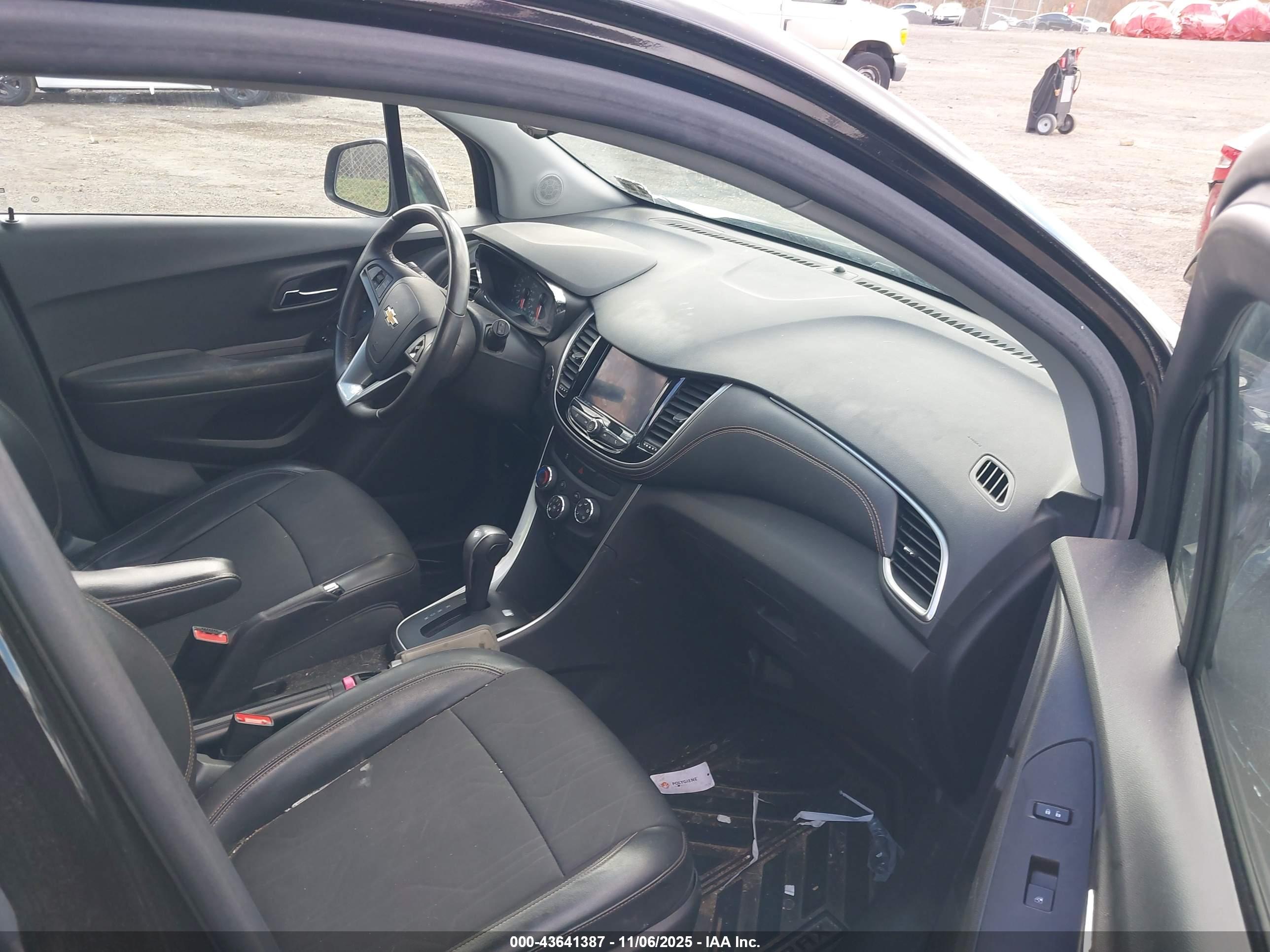CHEVROLET TRAX image 5