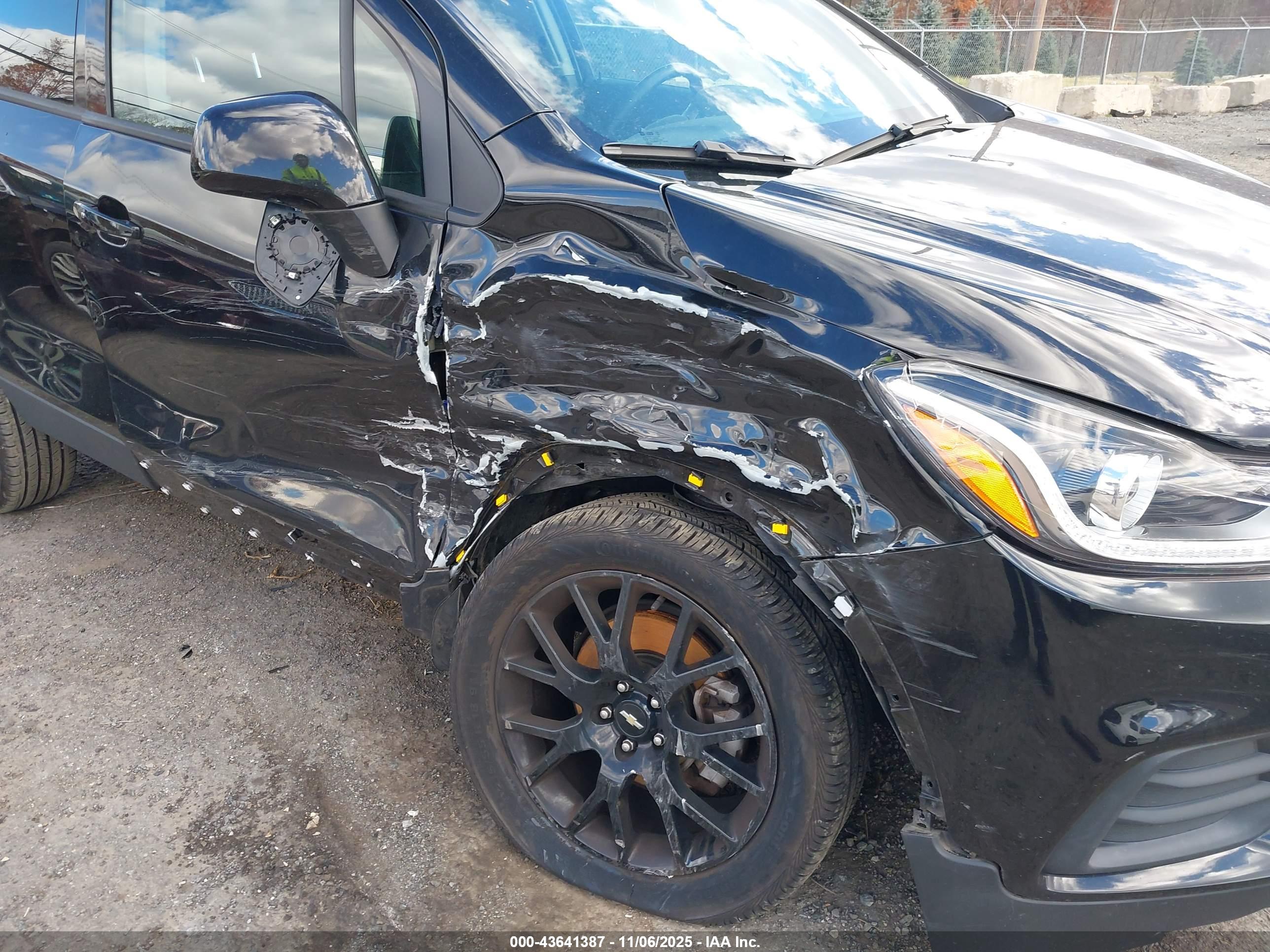 CHEVROLET TRAX image 6