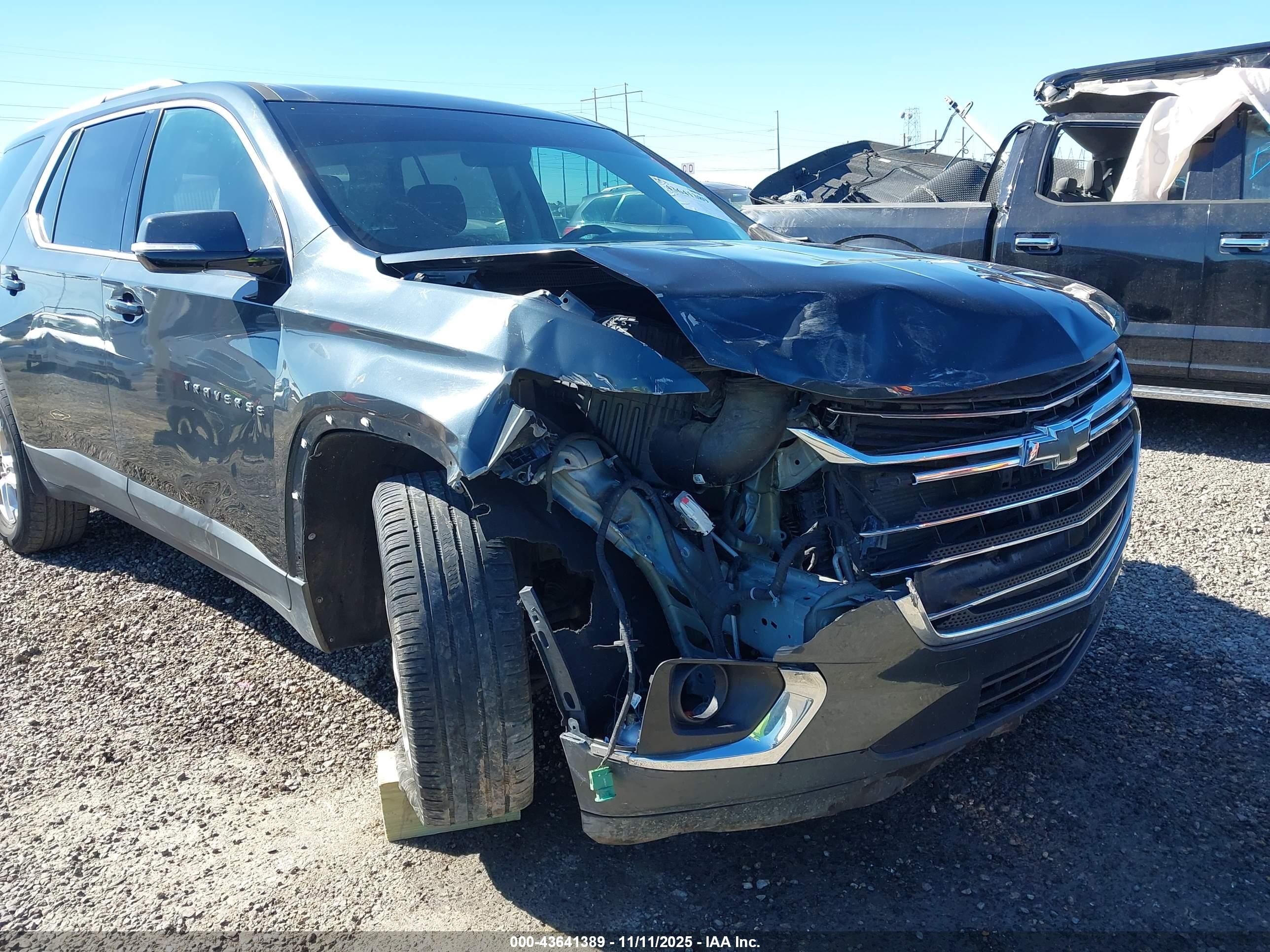 CHEVROLET TRAVERSE image 6