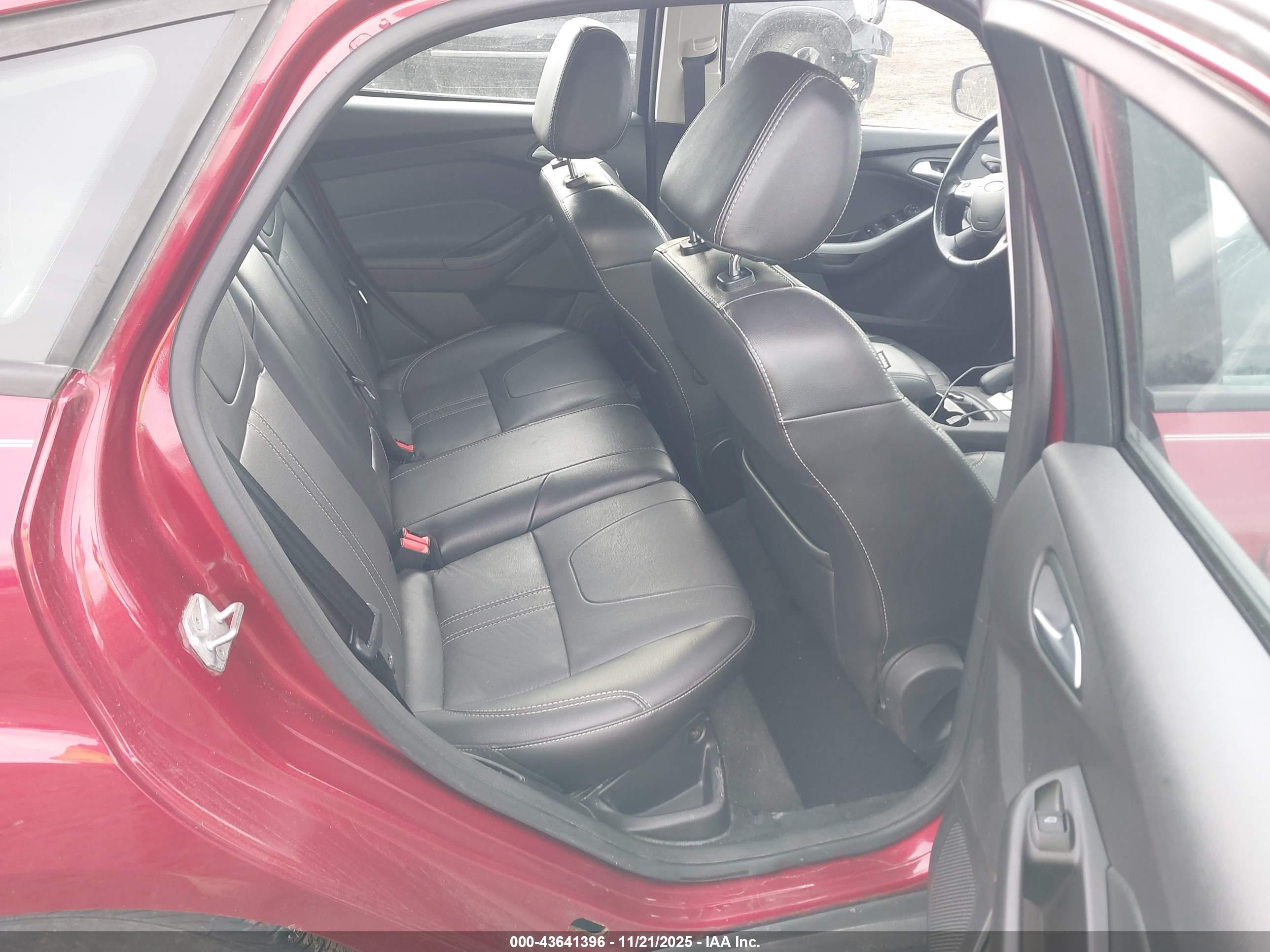FORD FOCUS image 8