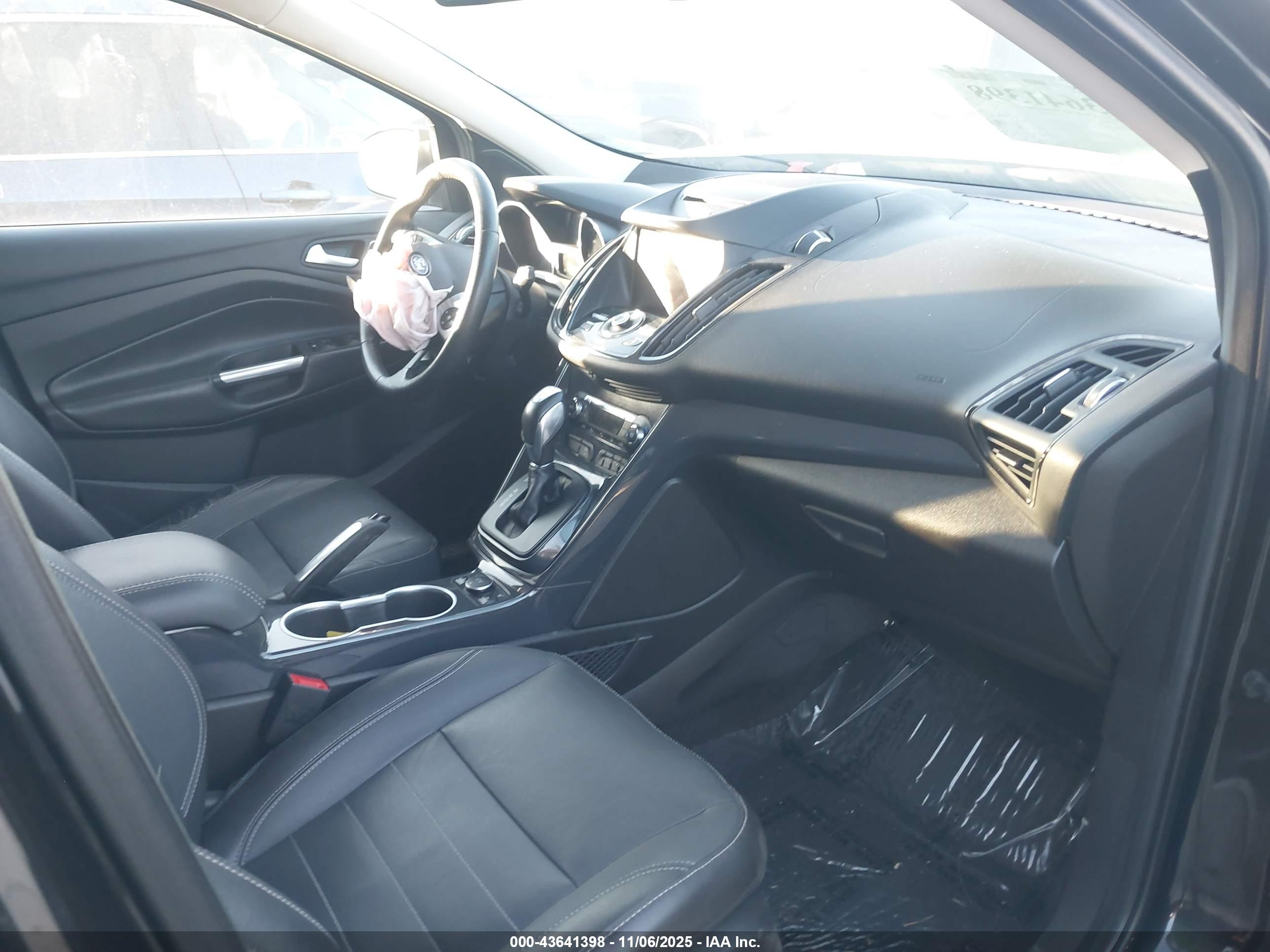 FORD ESCAPE image 5