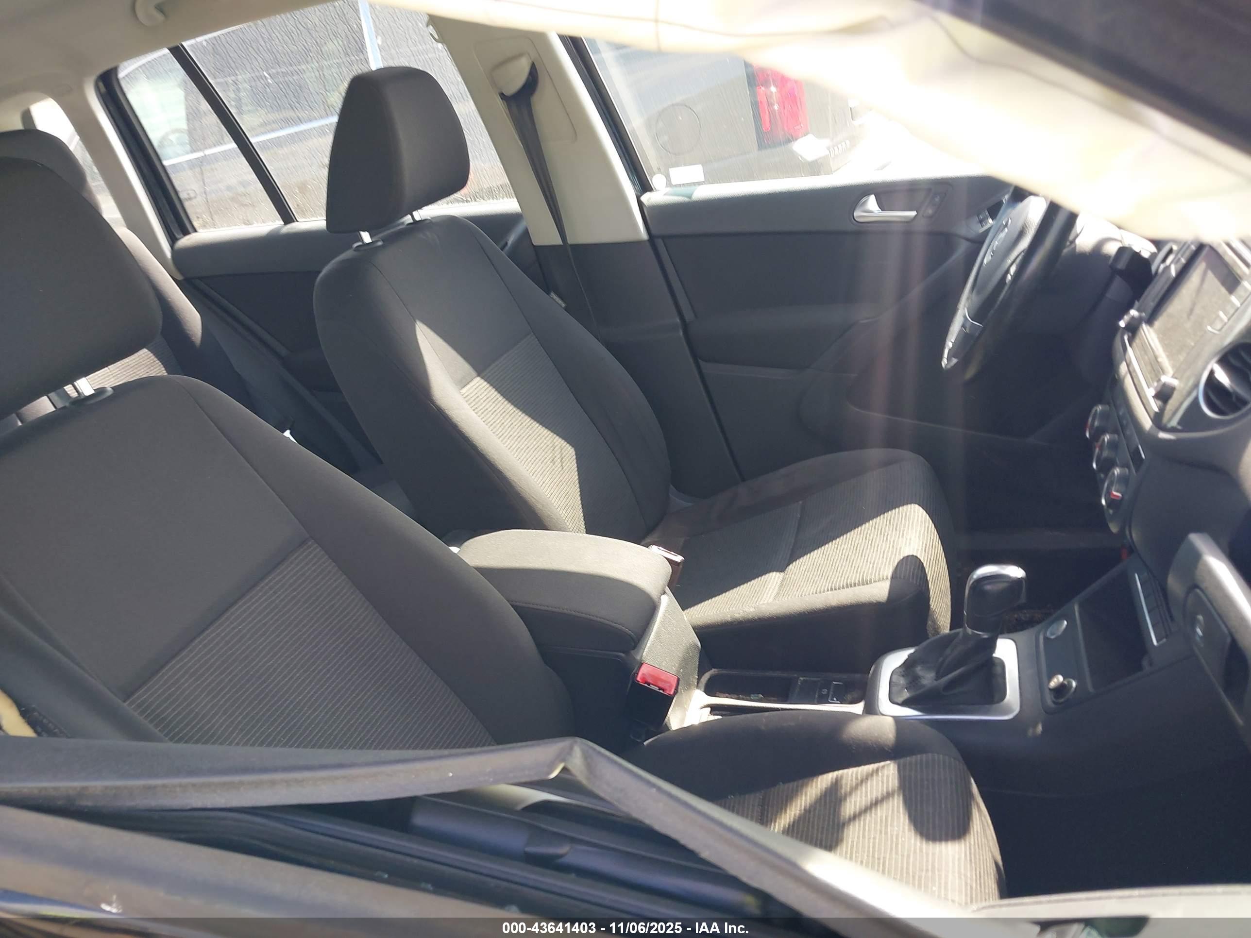 VOLKSWAGEN TIGUAN image 5