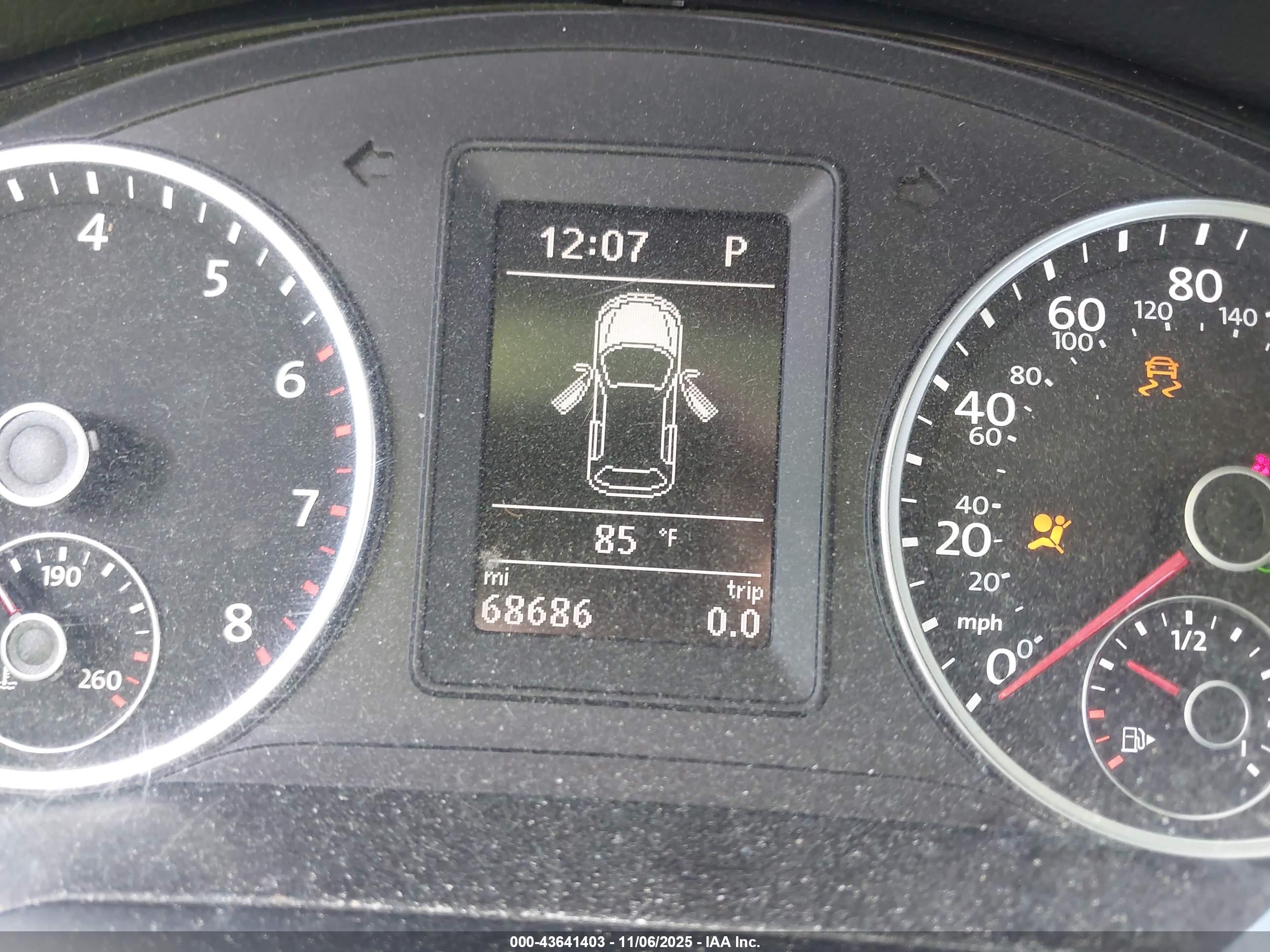 VOLKSWAGEN TIGUAN image 7
