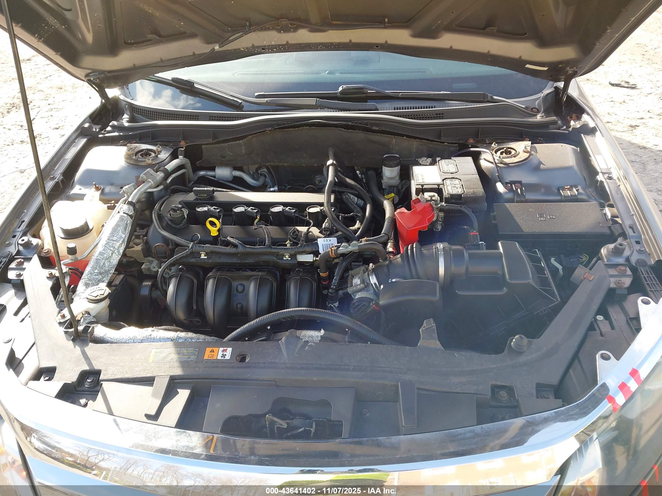 FORD FUSION image 10