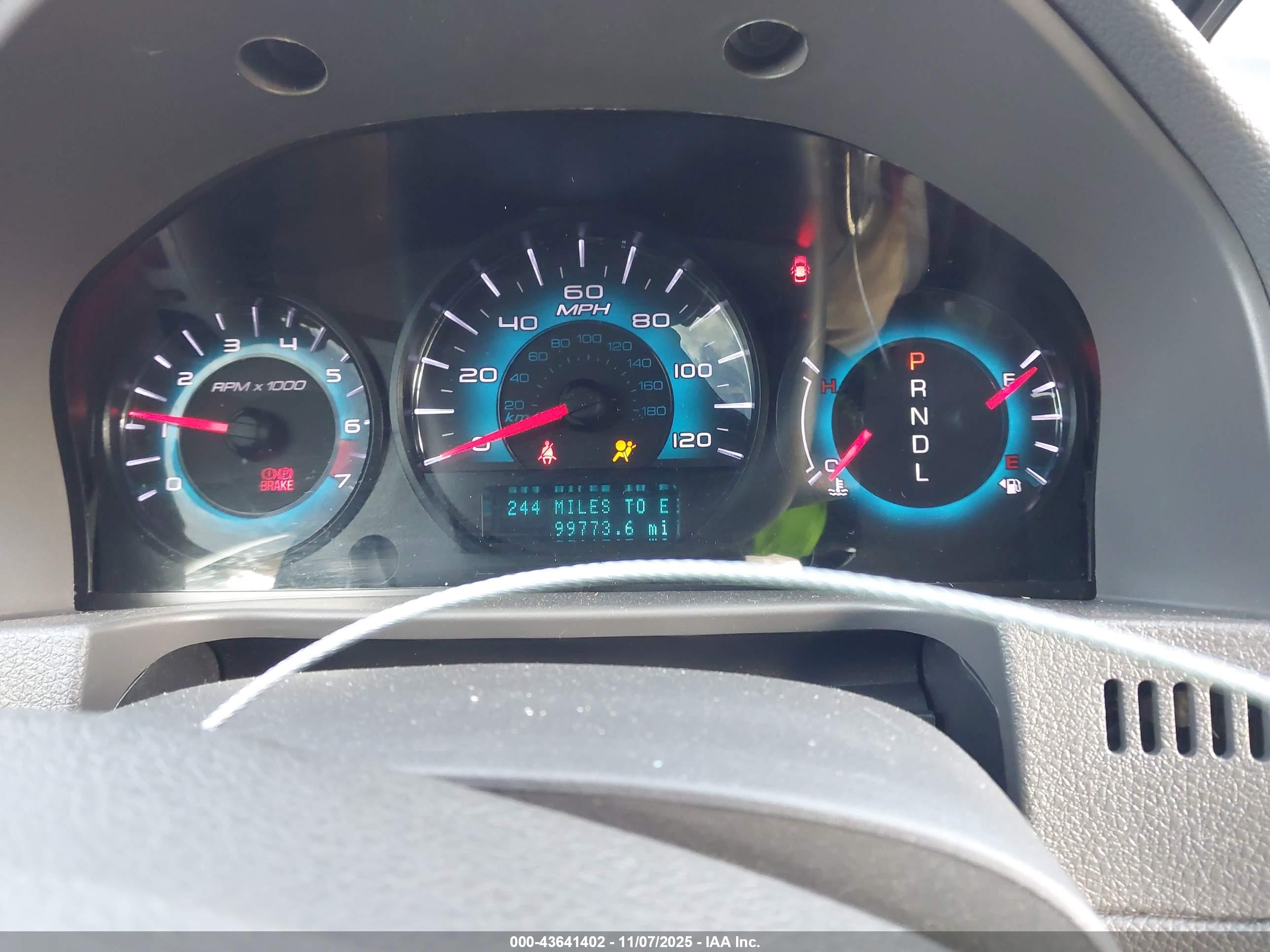 FORD FUSION image 7