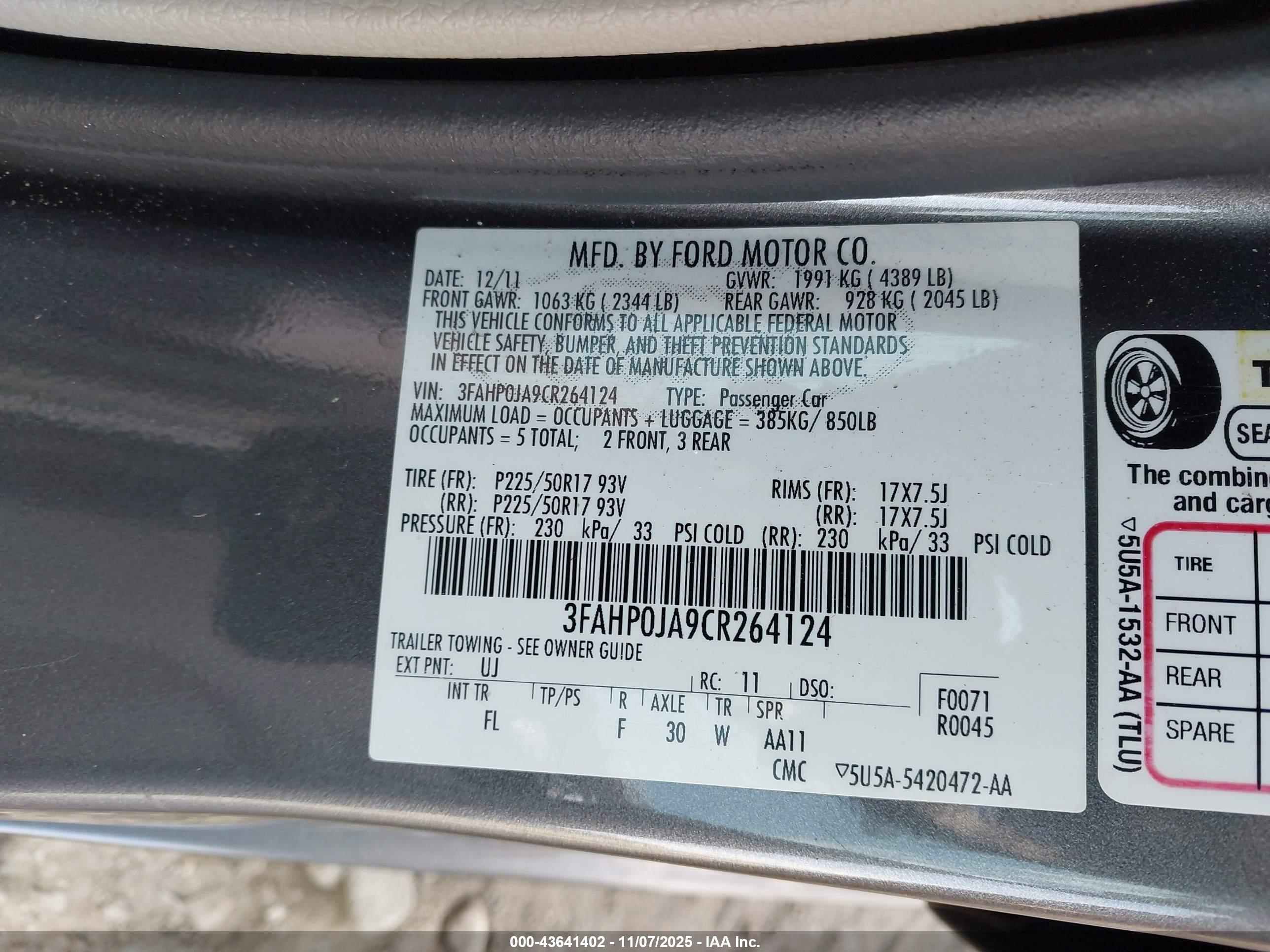 FORD FUSION image 9