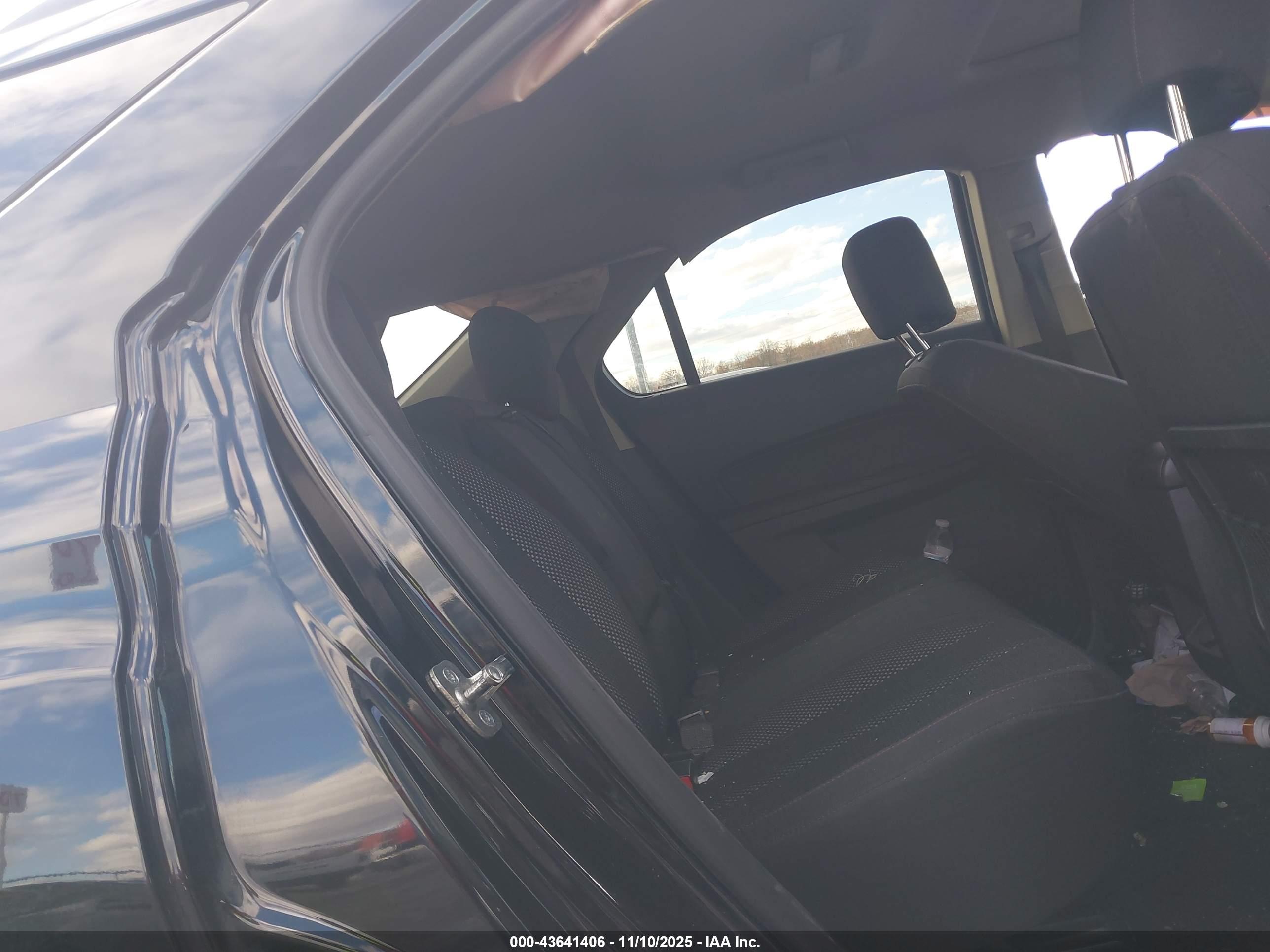 CHEVROLET EQUINOX image 8