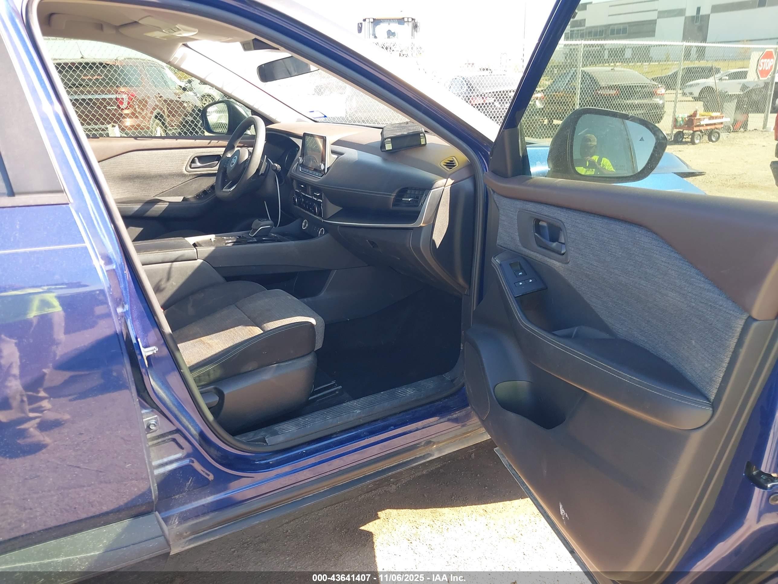 NISSAN ROGUE image 5
