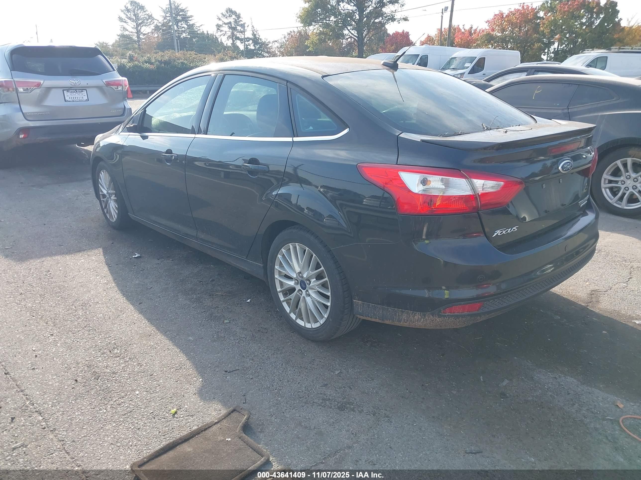 FORD FOCUS image 3