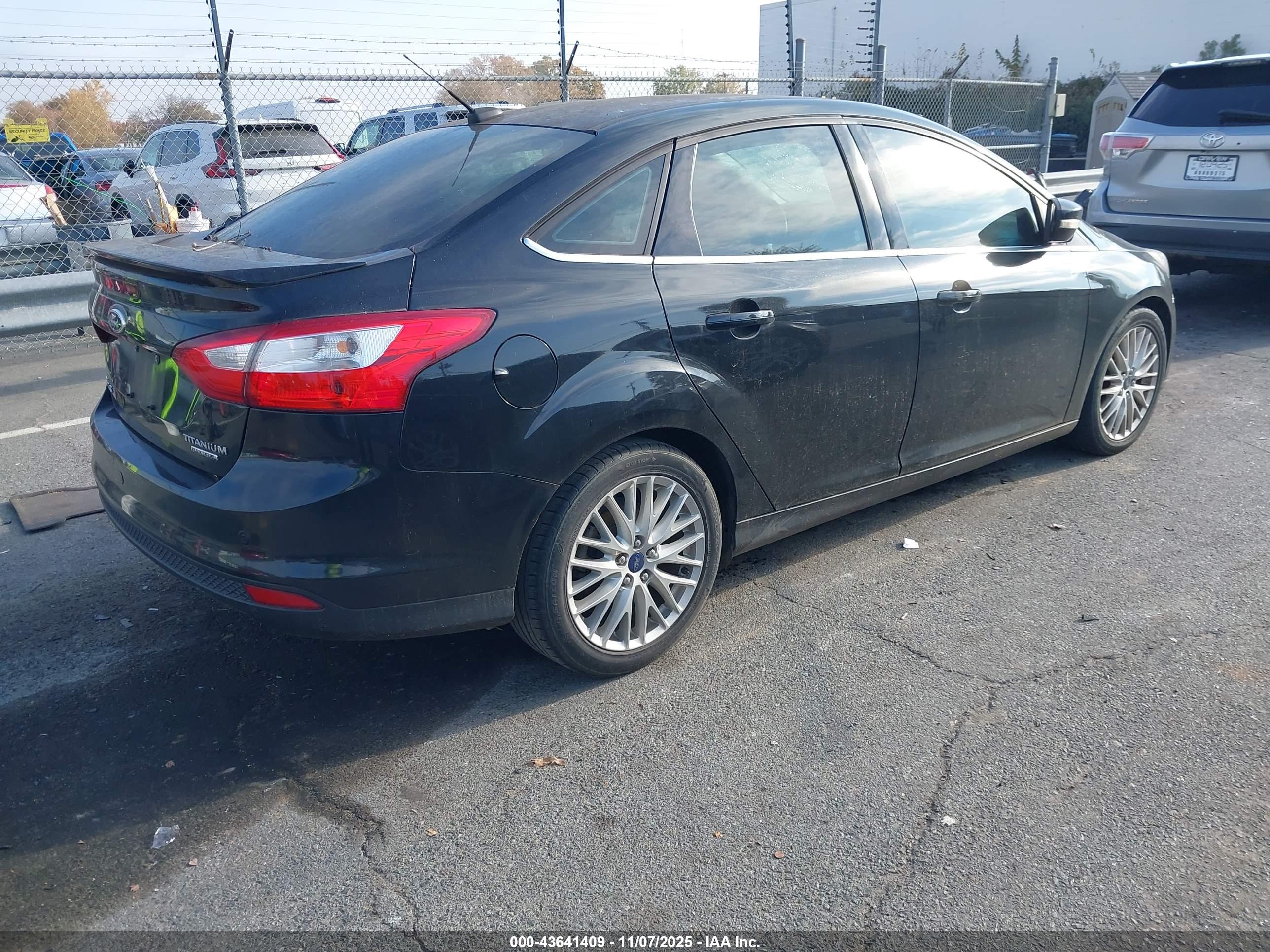 FORD FOCUS image 4