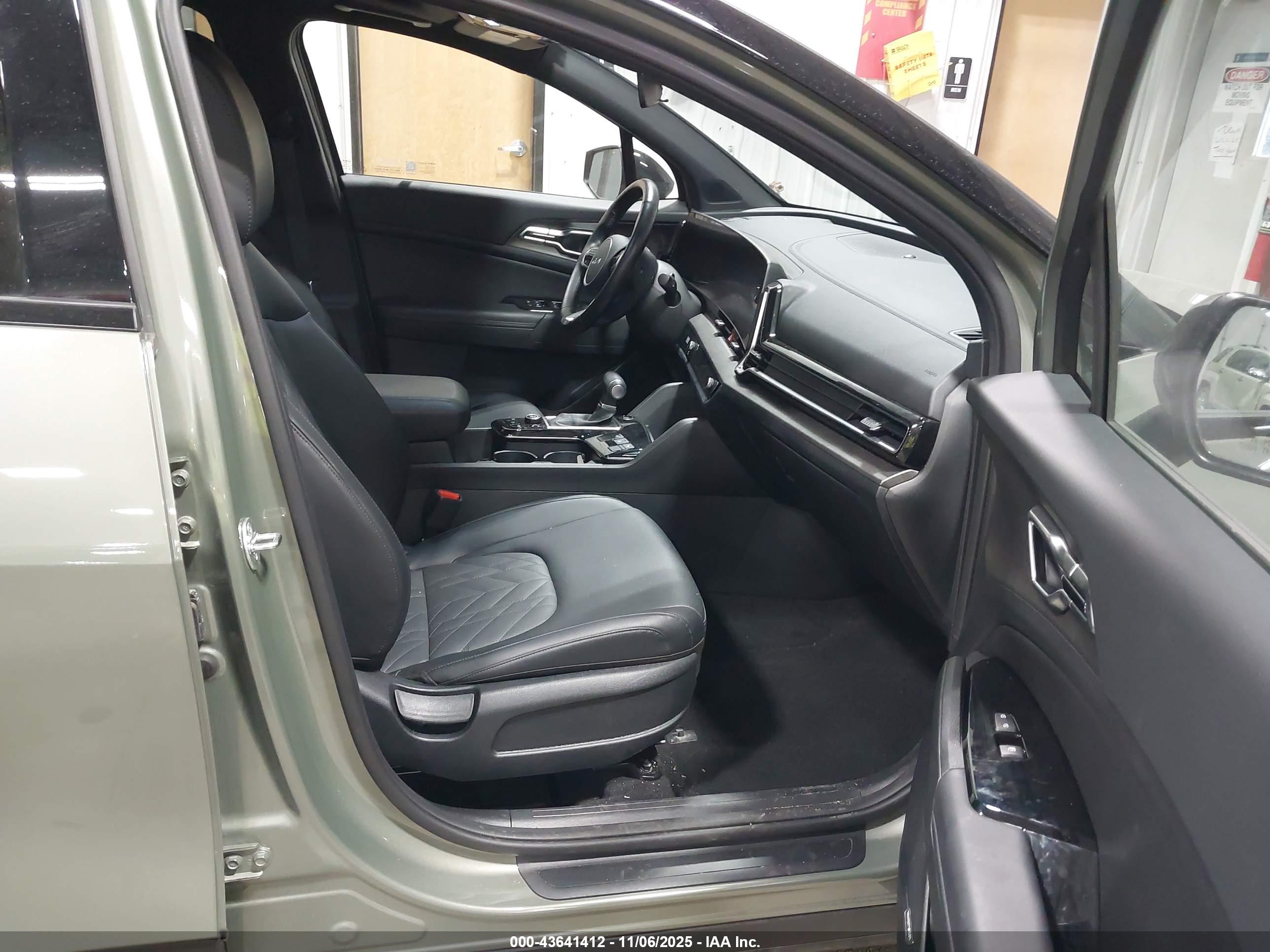 KIA SPORTAGE image 5