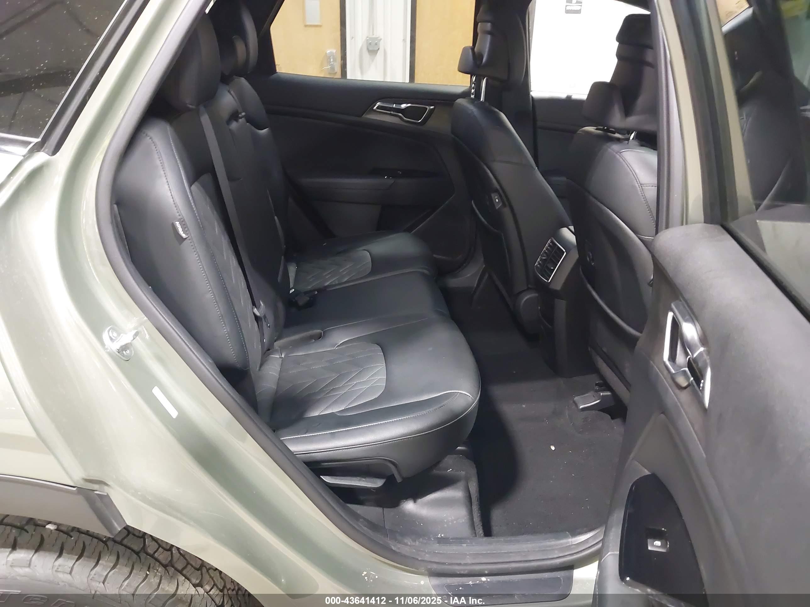 KIA SPORTAGE image 8