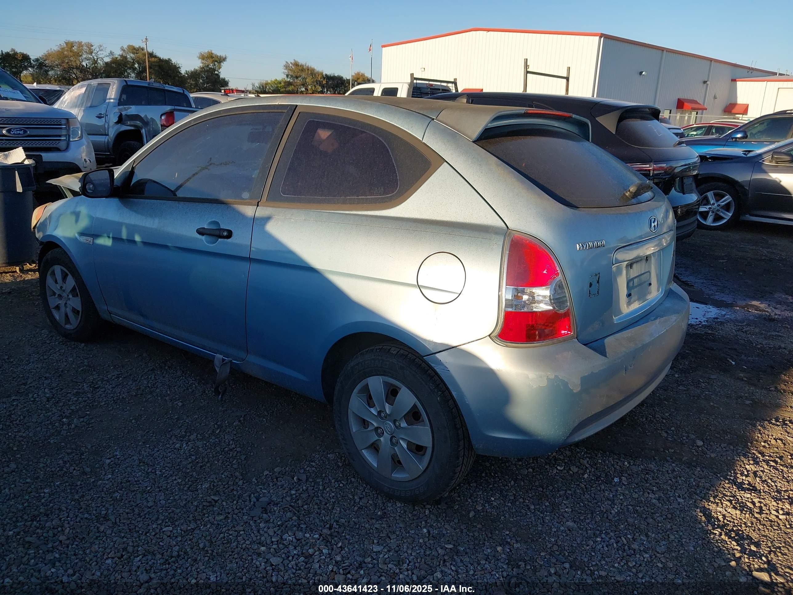 HYUNDAI ACCENT image 3