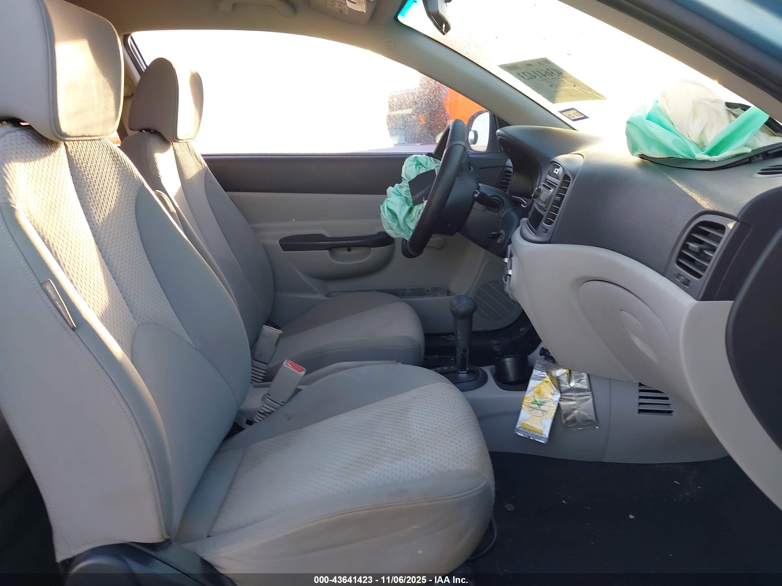 HYUNDAI ACCENT image 5