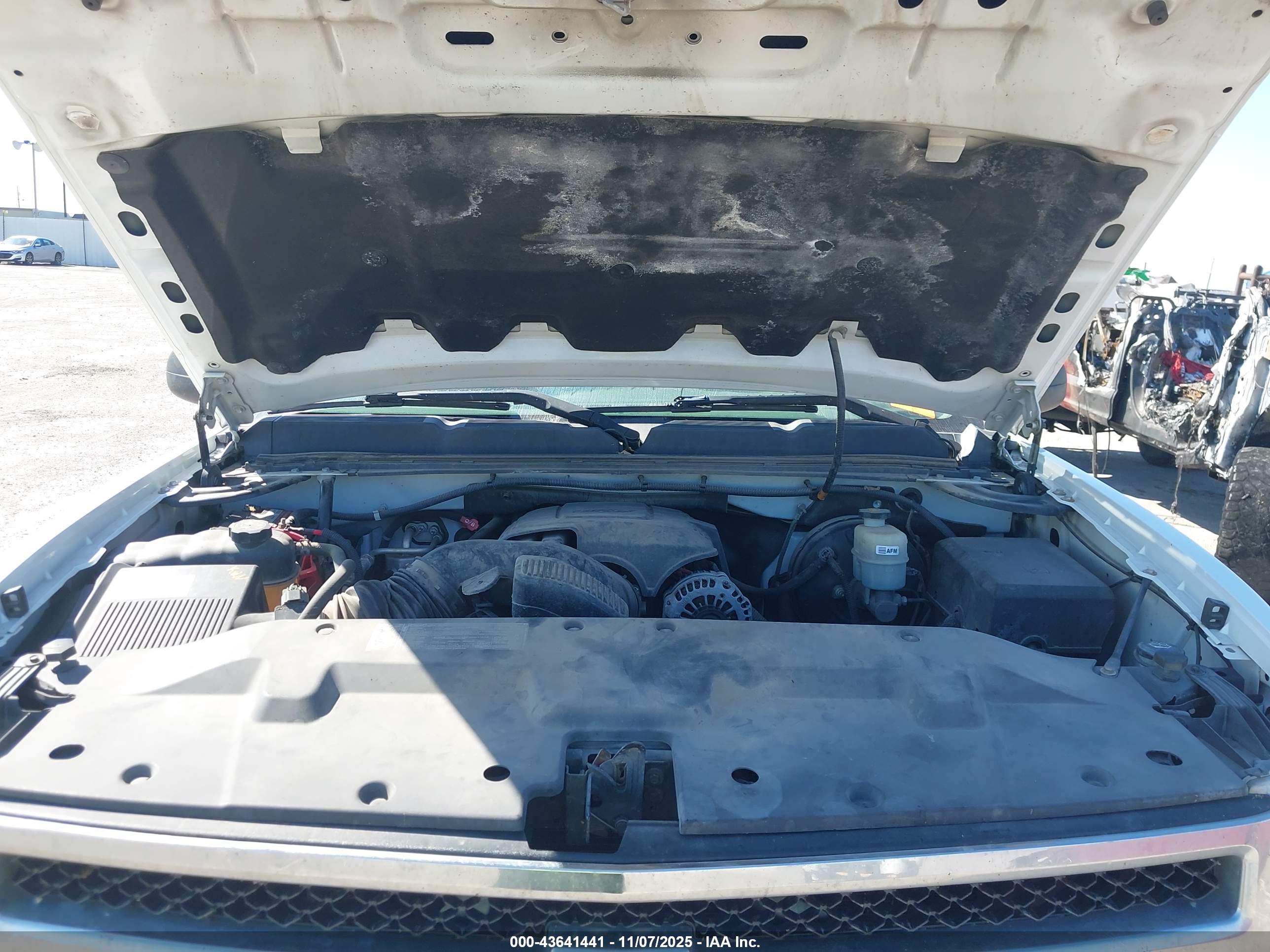 CHEVROLET SILVERADO image 10
