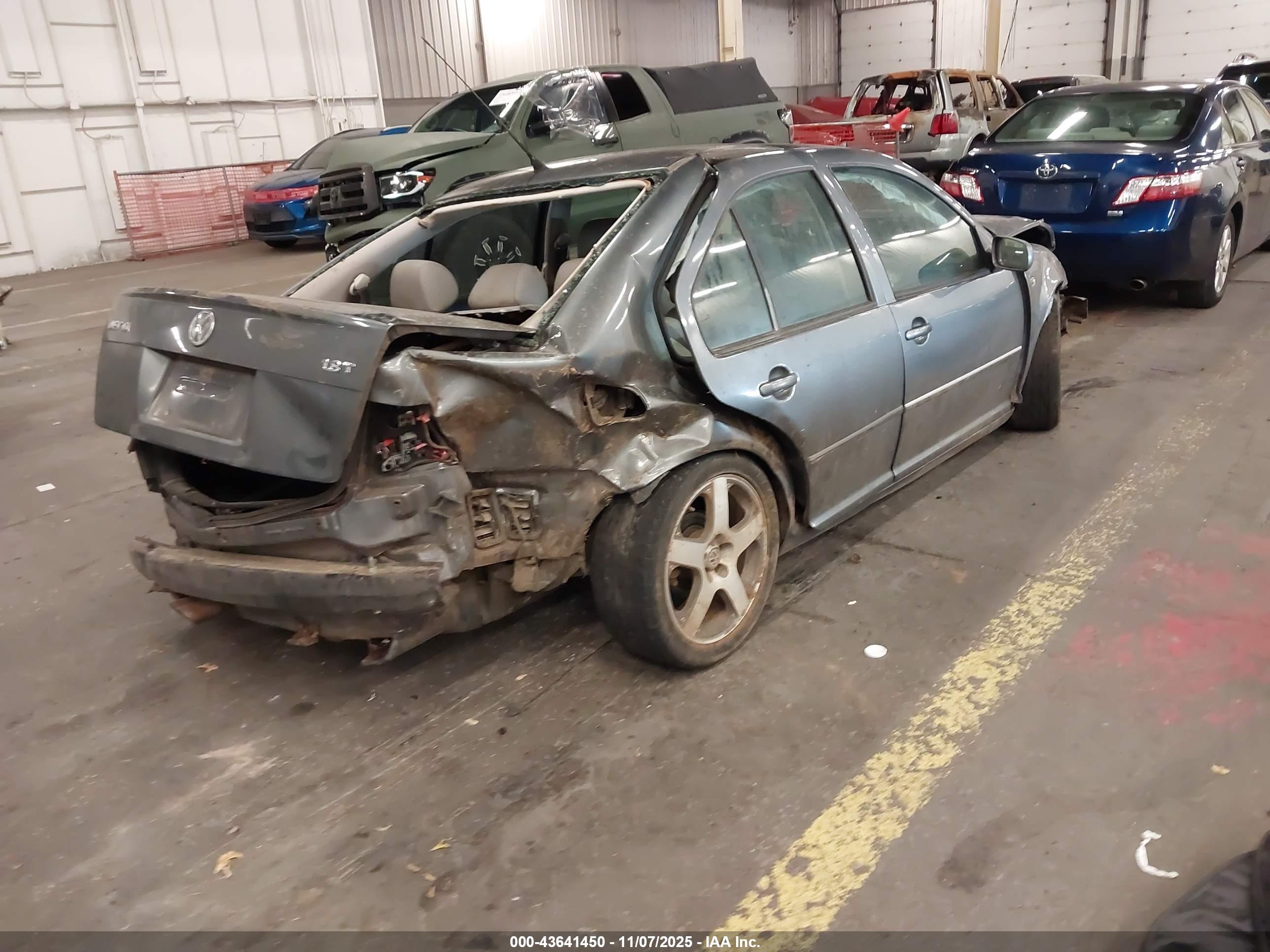 VOLKSWAGEN JETTA image 4