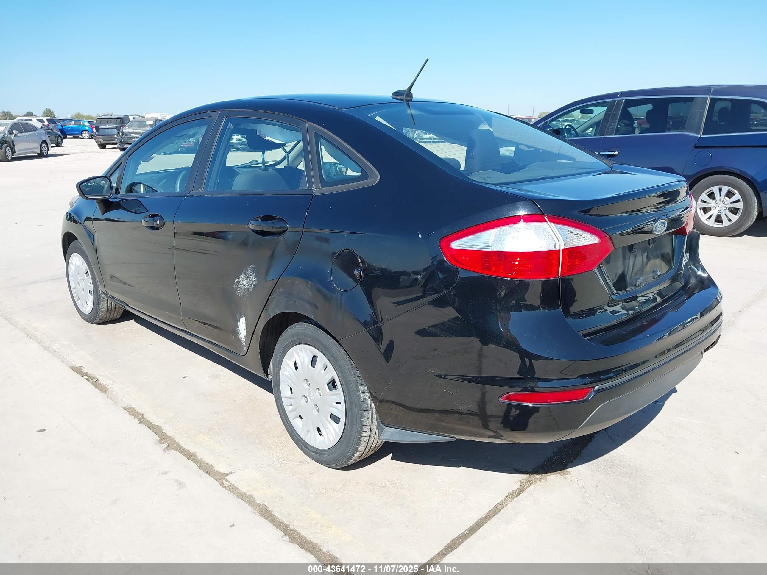 FORD FIESTA image 3