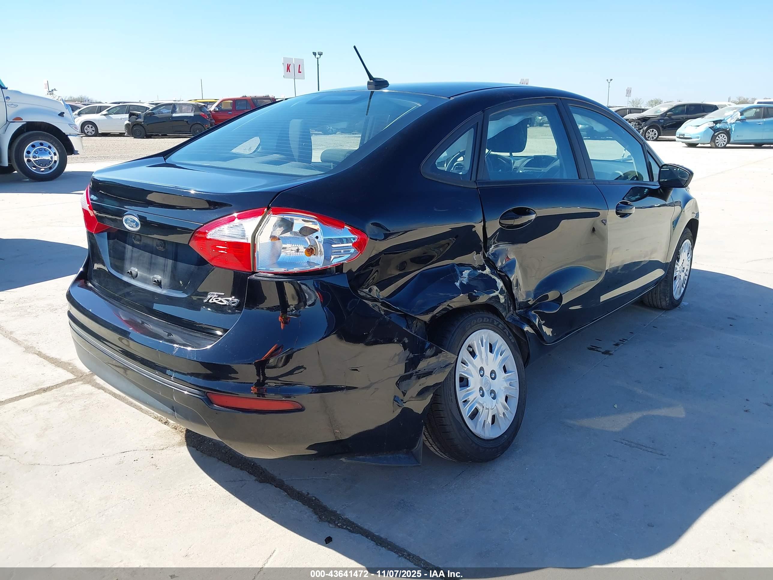 FORD FIESTA image 4