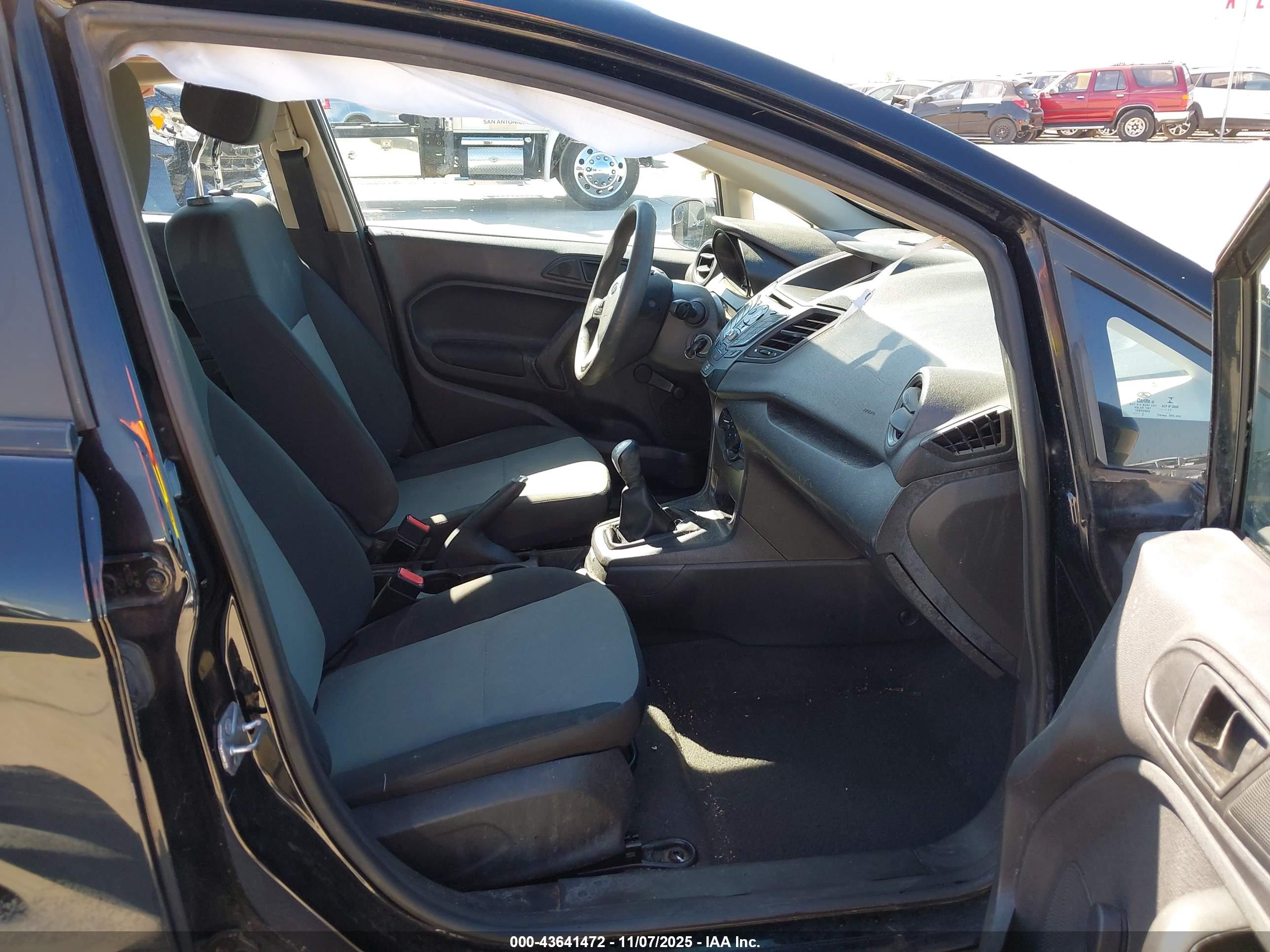 FORD FIESTA image 5