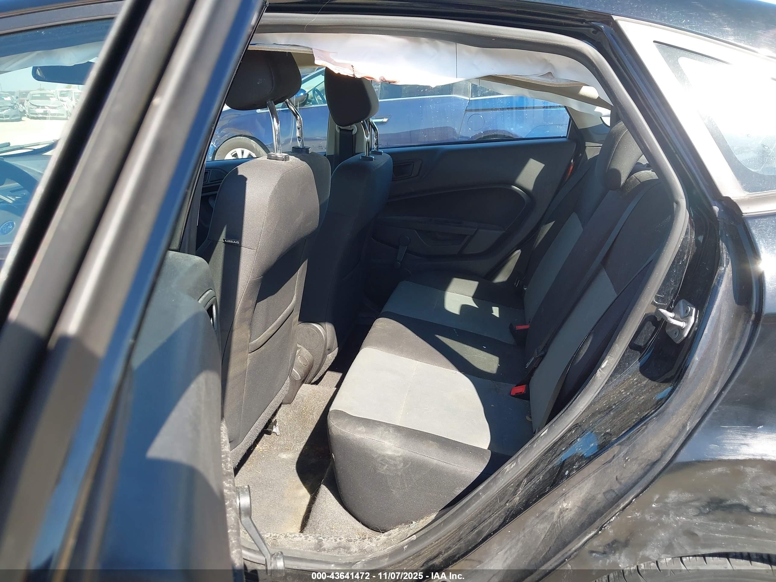 FORD FIESTA image 8