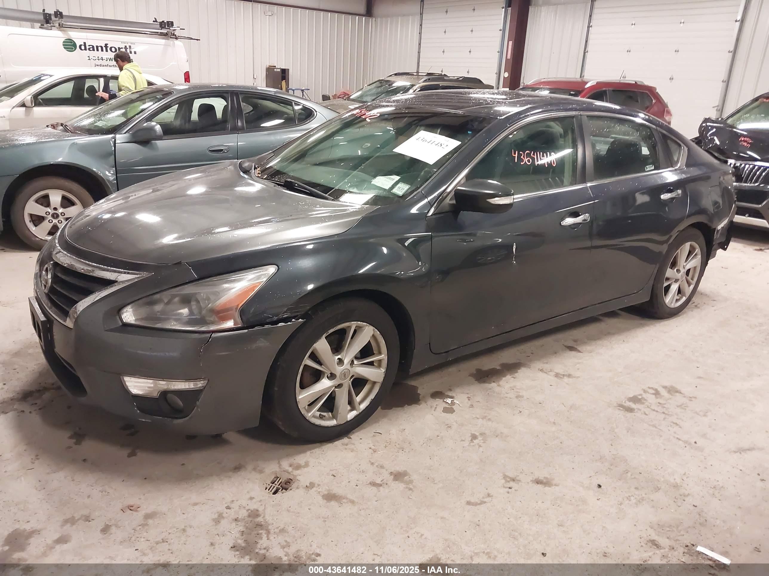 NISSAN ALTIMA image 2