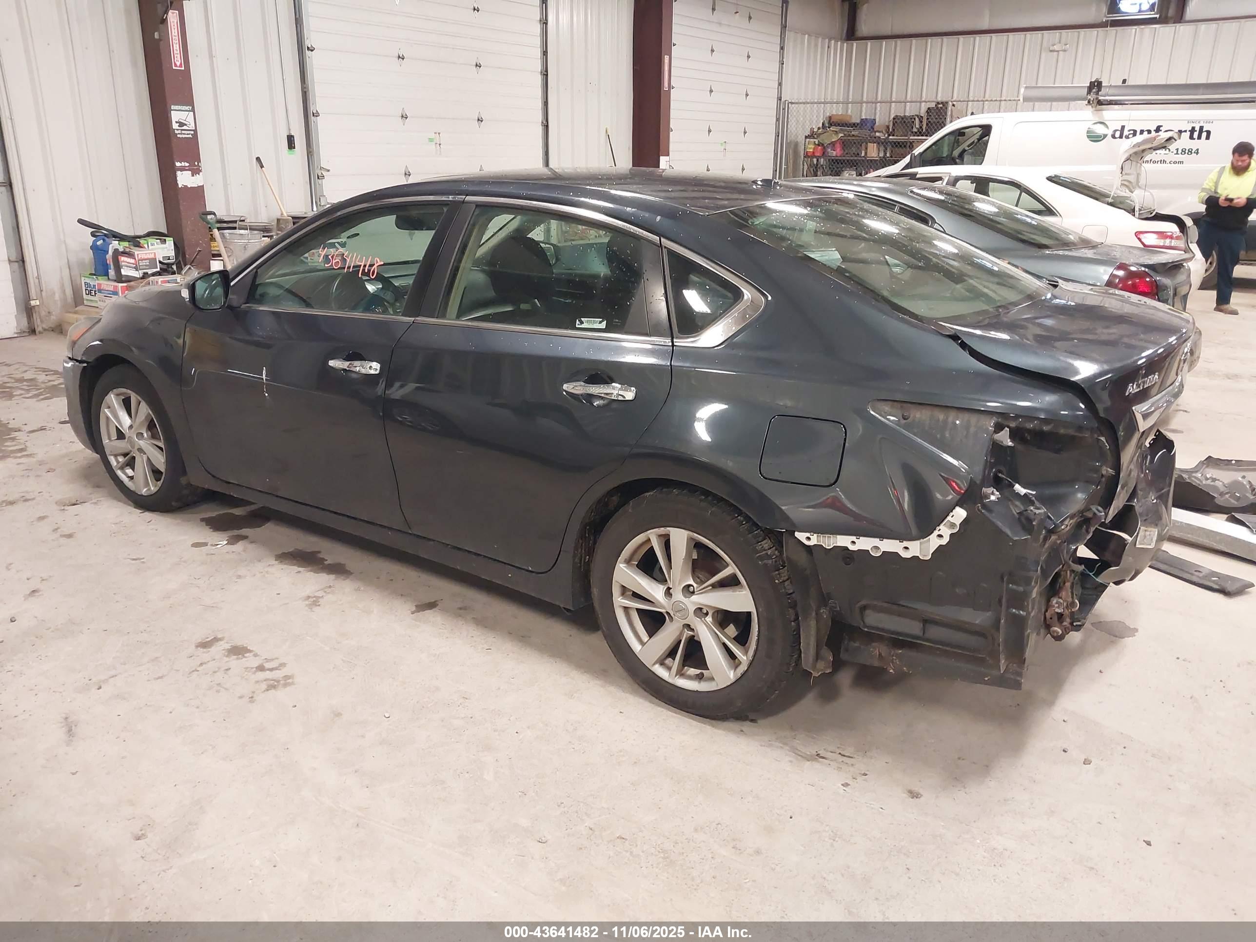 NISSAN ALTIMA image 3
