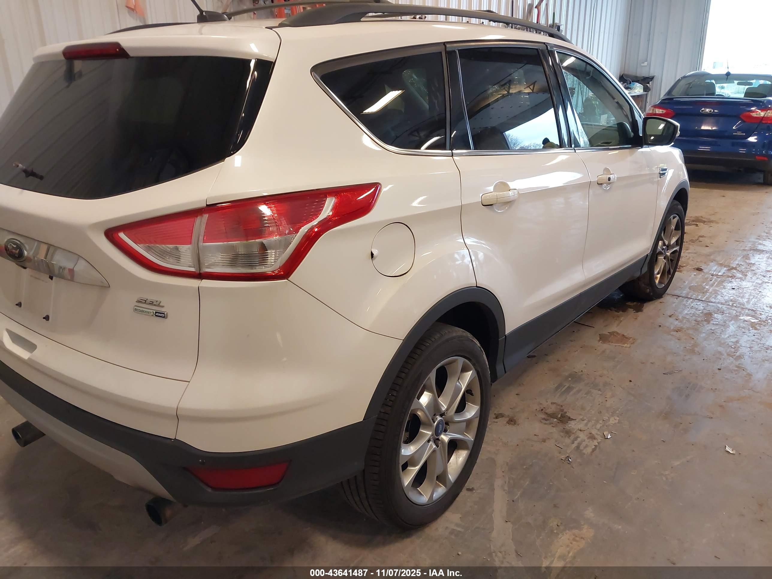 FORD ESCAPE image 4