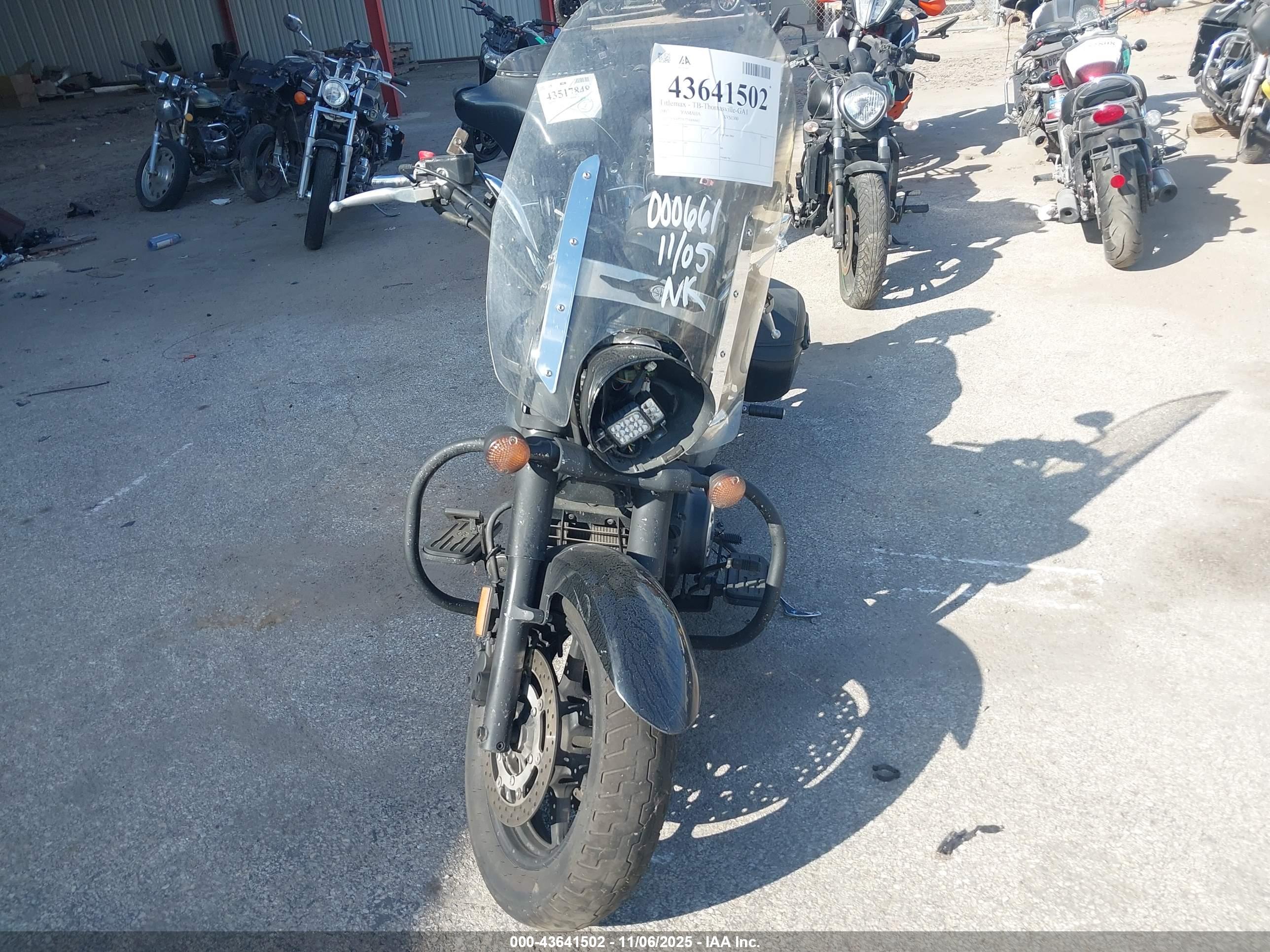 YAMAHA XVS1300 image 5
