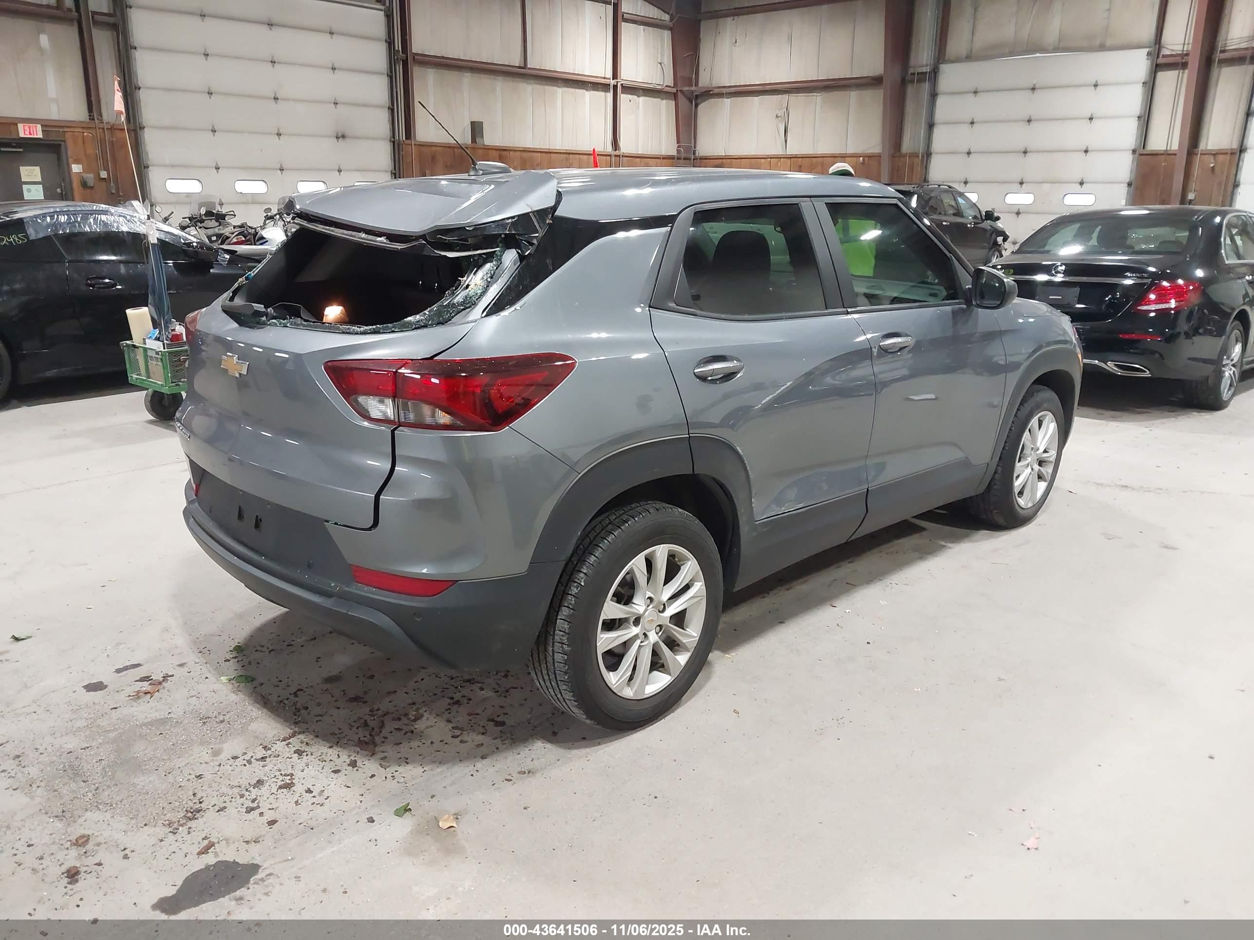CHEVROLET TRAILBLAZER image 4