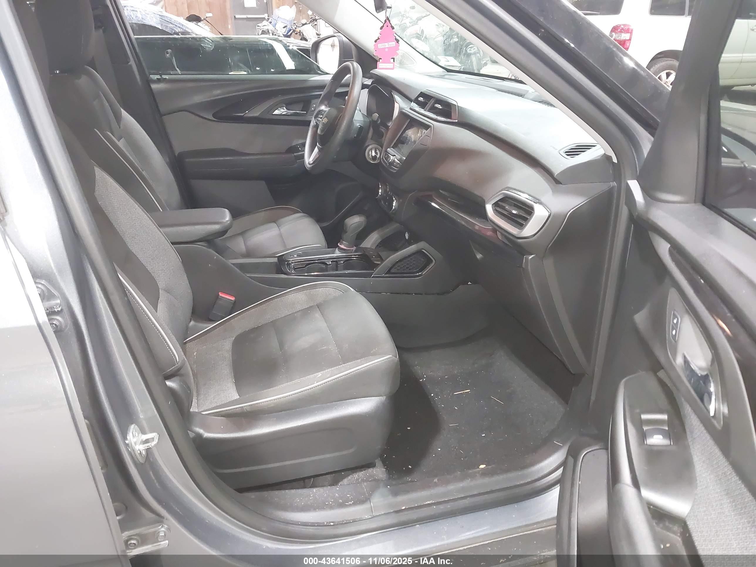 CHEVROLET TRAILBLAZER image 5