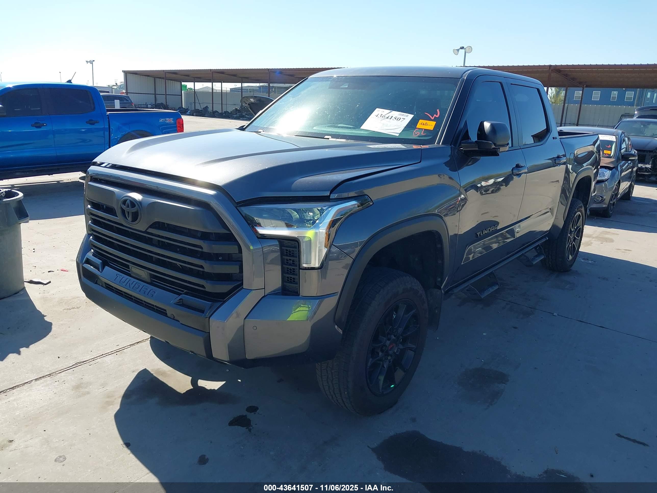 TOYOTA TUNDRA image 2