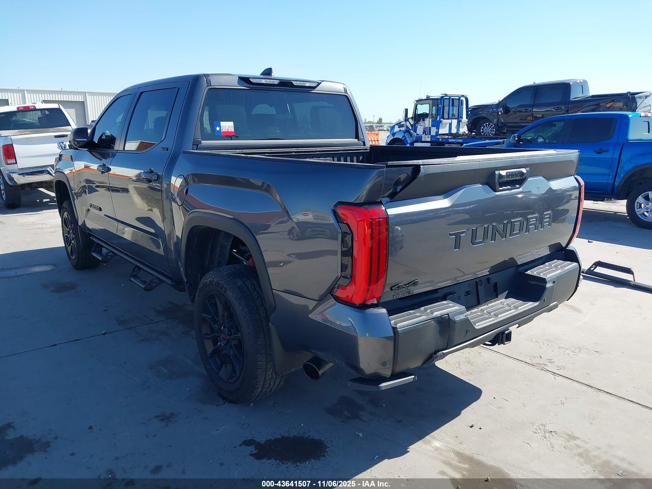 TOYOTA TUNDRA image 3