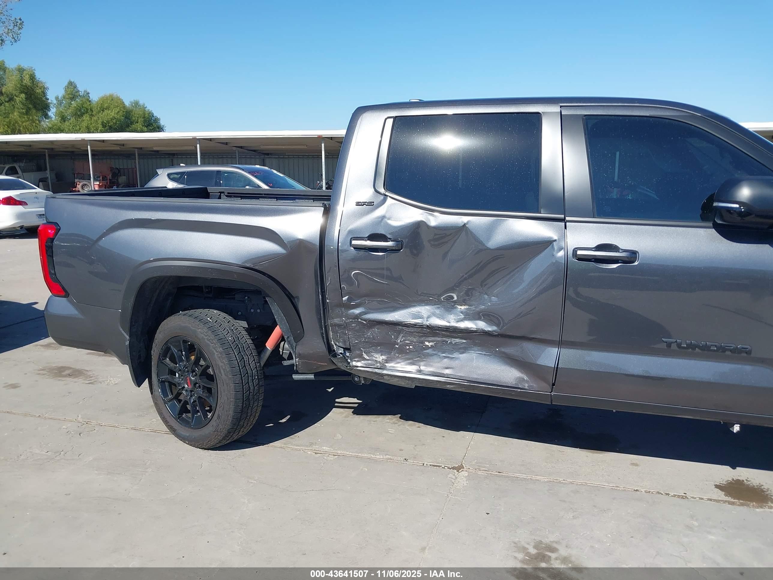 TOYOTA TUNDRA image 6